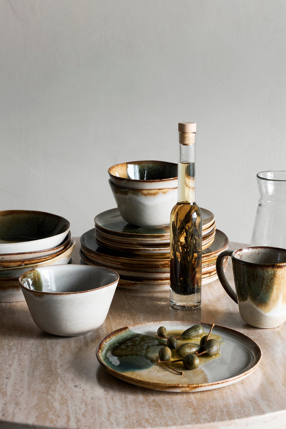 Jules Becher, Grün, Steingut in Green präsentiert im Onlineshop von KAQTU Design AG. Tasse ist von Bloomingville
