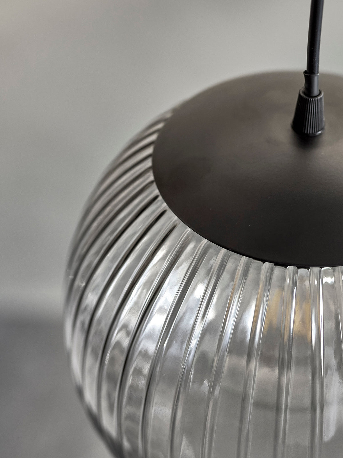 Sybia Hängeleuchte, Grau, Glas in Grey präsentiert im Onlineshop von KAQTU Design AG. Pendelleuchte ist von Bloomingville