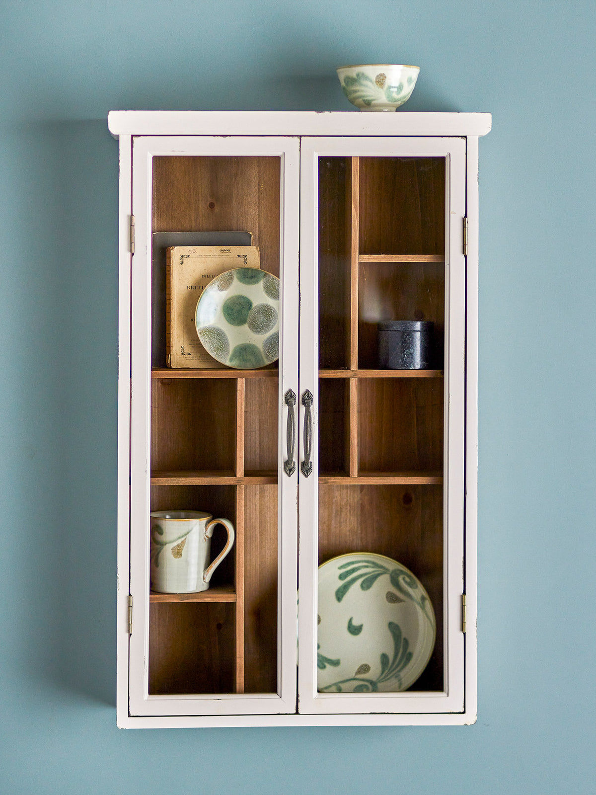 Hazem Kabinett, Weiss, Tannenholz in White präsentiert im Onlineshop von KAQTU Design AG. Cabinet ist von Creative Collection