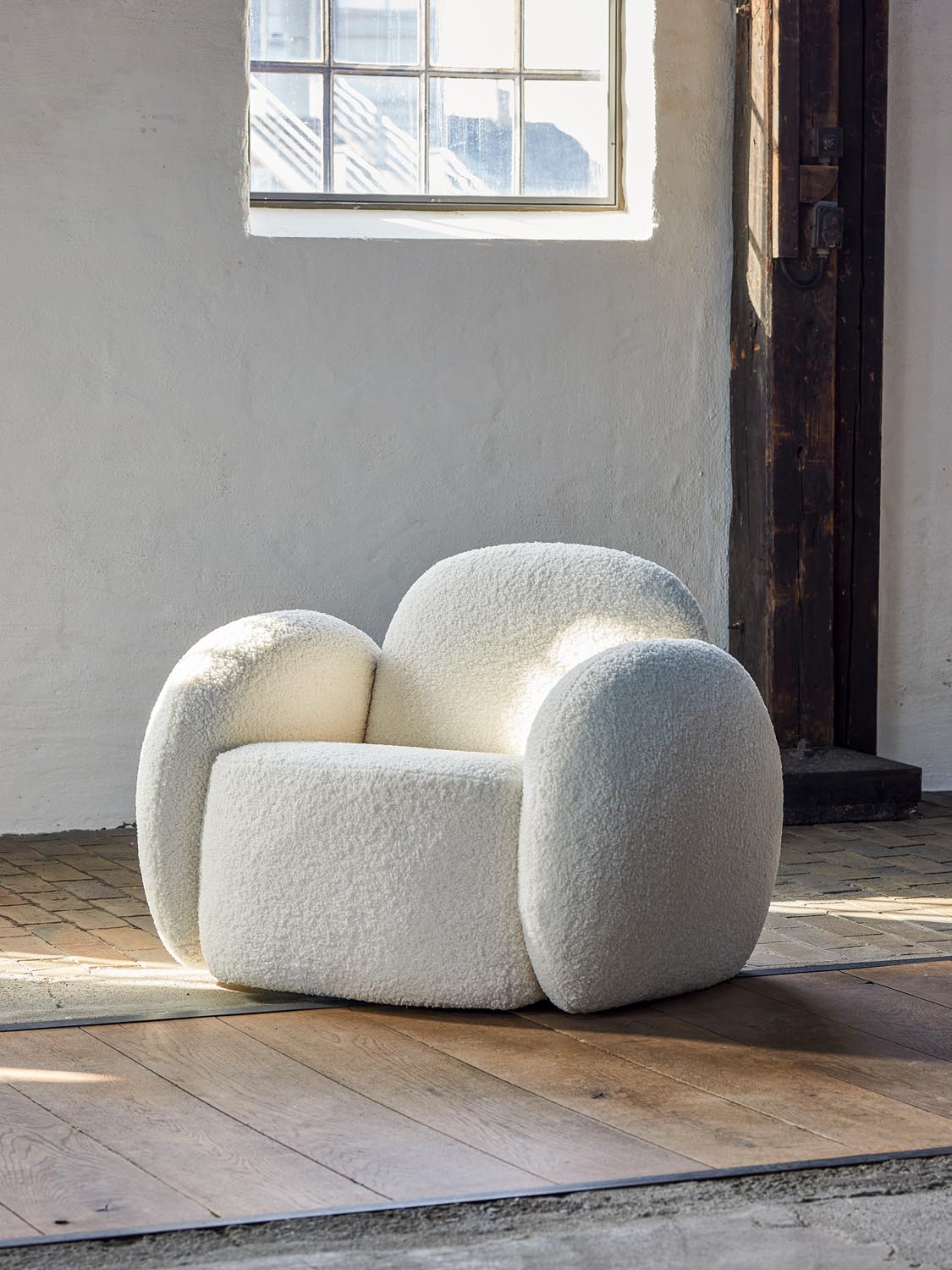 Zanno Loungesessel, Weiß, FSC®Mix, Pine in White präsentiert im Onlineshop von KAQTU Design AG. Sessel ist von Bloomingville