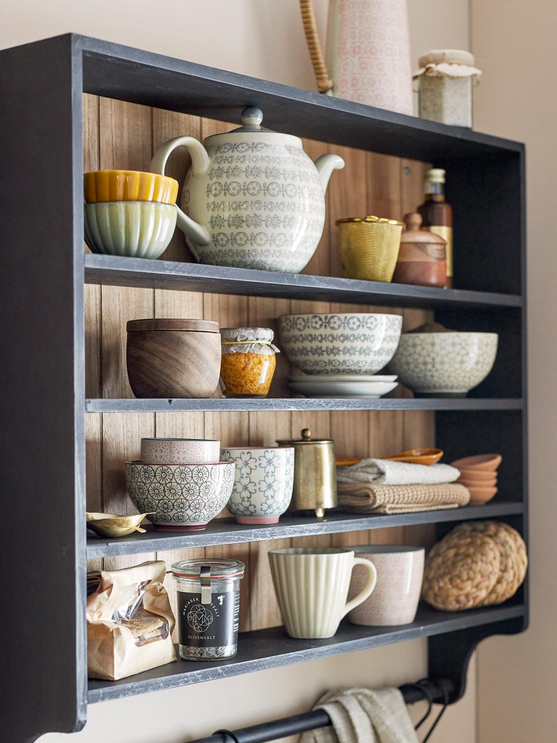 Cécile Schale, Bunt, Steingut in Multi präsentiert im Onlineshop von KAQTU Design AG. Schale ist von Bloomingville