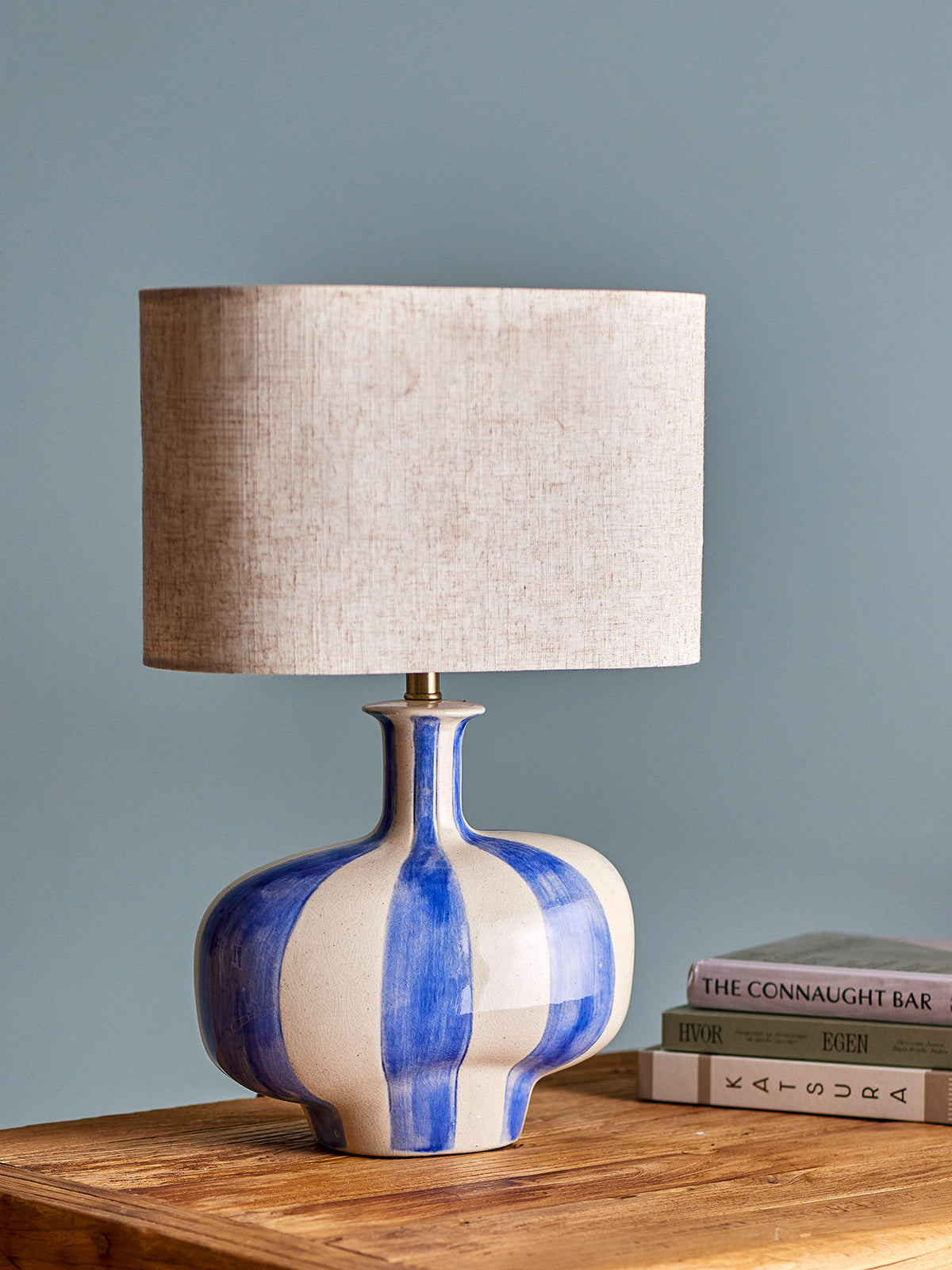 Alida Tischlampe, Bunt, Steingut in Multi präsentiert im Onlineshop von KAQTU Design AG. Tischleuchte ist von Creative Collection