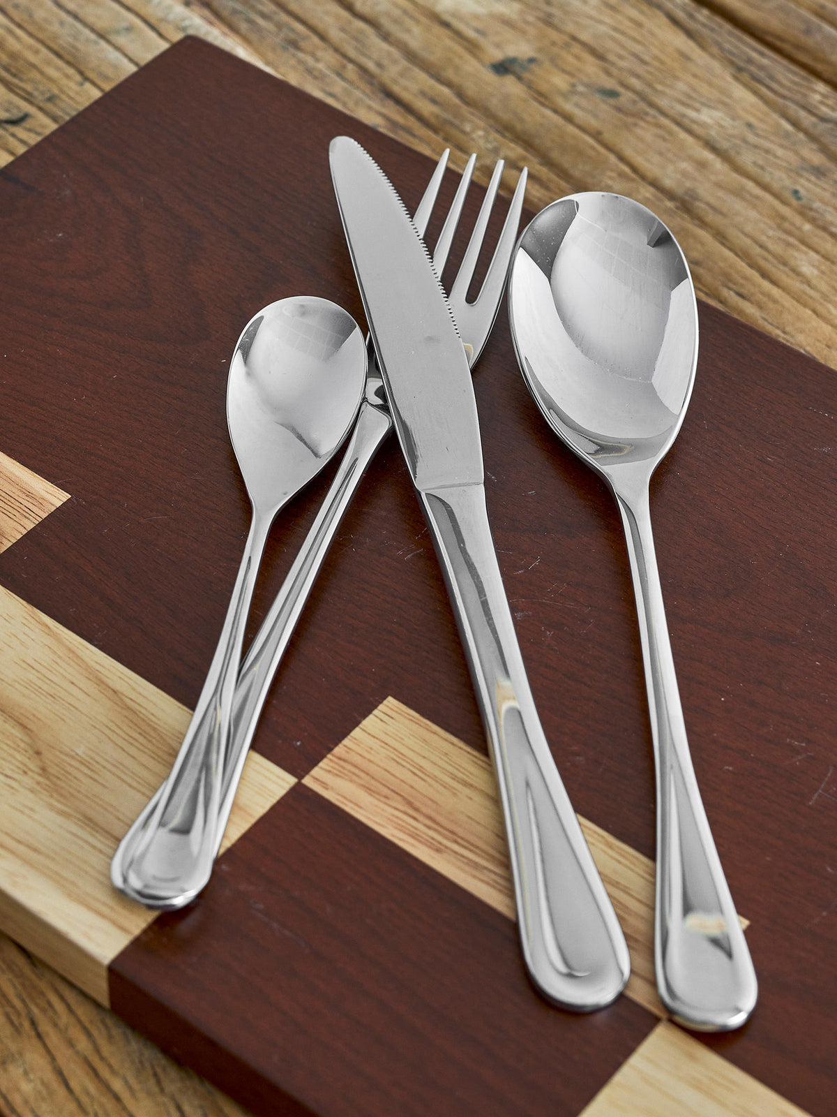 Elvera Besteck, Silber, Edelstahl in Silver präsentiert im Onlineshop von KAQTU Design AG. Geschirr ist von Bloomingville