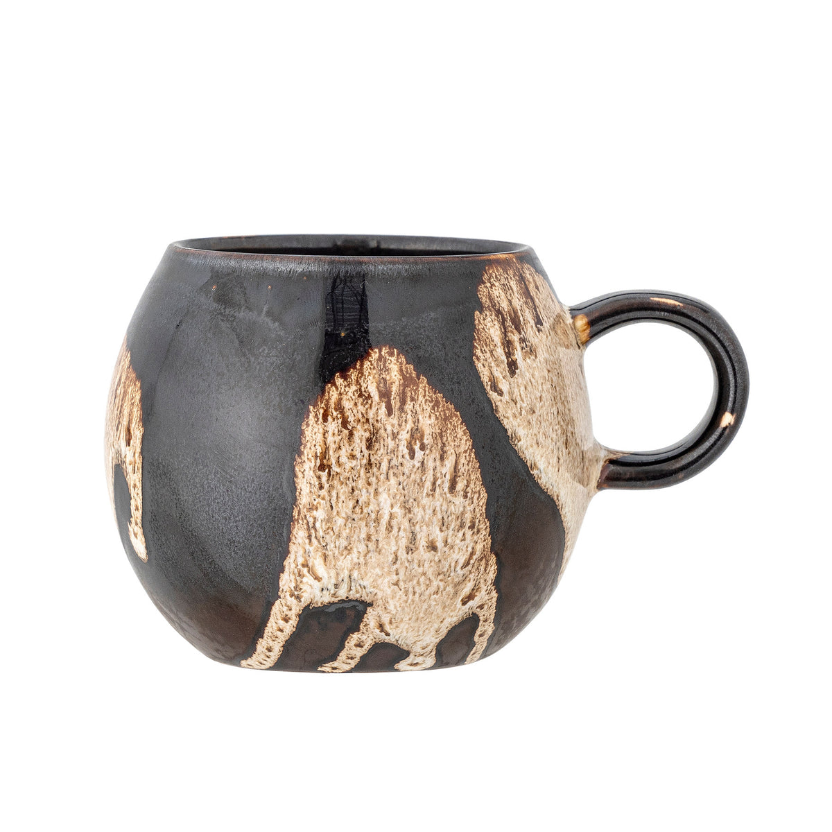 Paula Tasse, Braun, Steingut in Braun präsentiert im Onlineshop von KAQTU Design AG. Tasse ist von Bloomingville