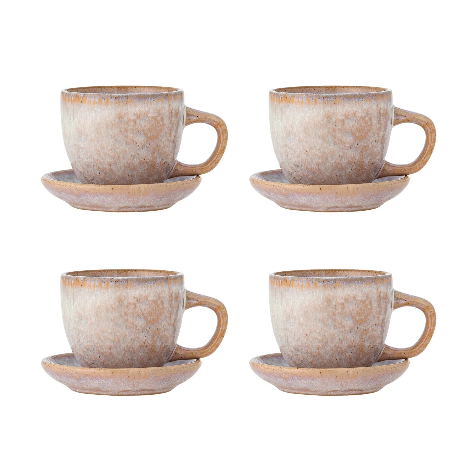 Brenta Tasse mit Untertasse, Rose, Steingut in Rose präsentiert im Onlineshop von KAQTU Design AG. Tasse ist von Bloomingville