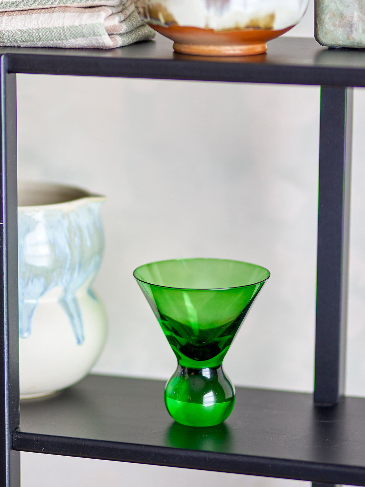 Corliss Cocktailglas, Grün, Glas in Grün präsentiert im Onlineshop von KAQTU Design AG. Cocktailgläser ist von Bloomingville
