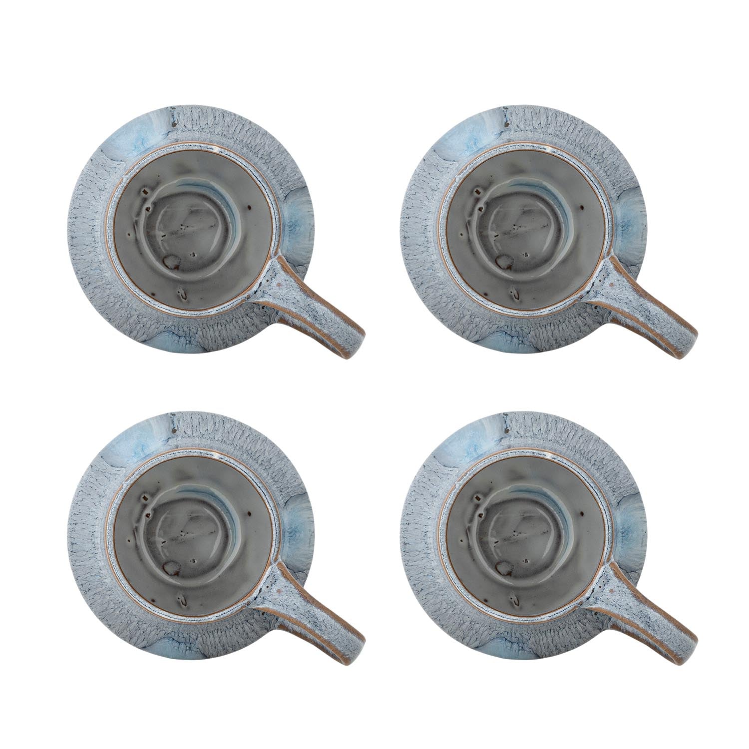 Erleben Sie den Bessie Becher in Blau von Creative Collection – ein handgefertigtes Steingut-Unikat, das jedem Getränk einen Hauch von Eleganz verleiht!