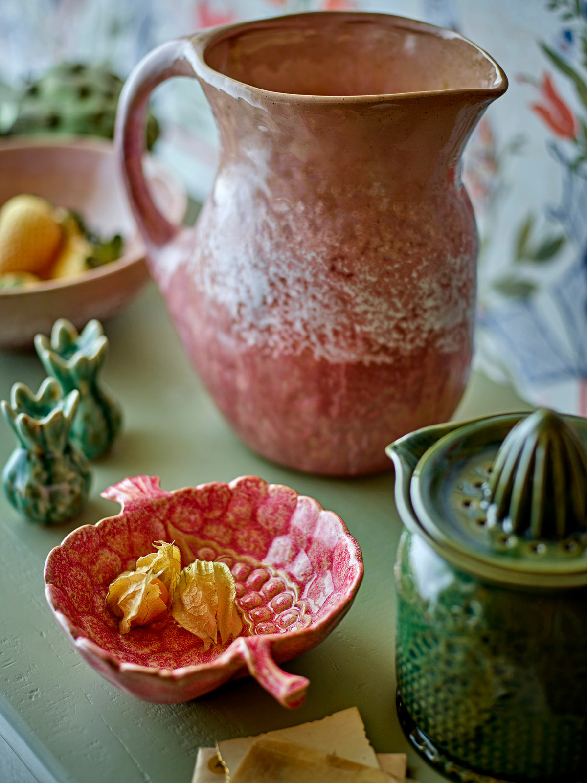 Gideon Schale, Rose, Steingut in Rose präsentiert im Onlineshop von KAQTU Design AG. Schale ist von Creative Collection