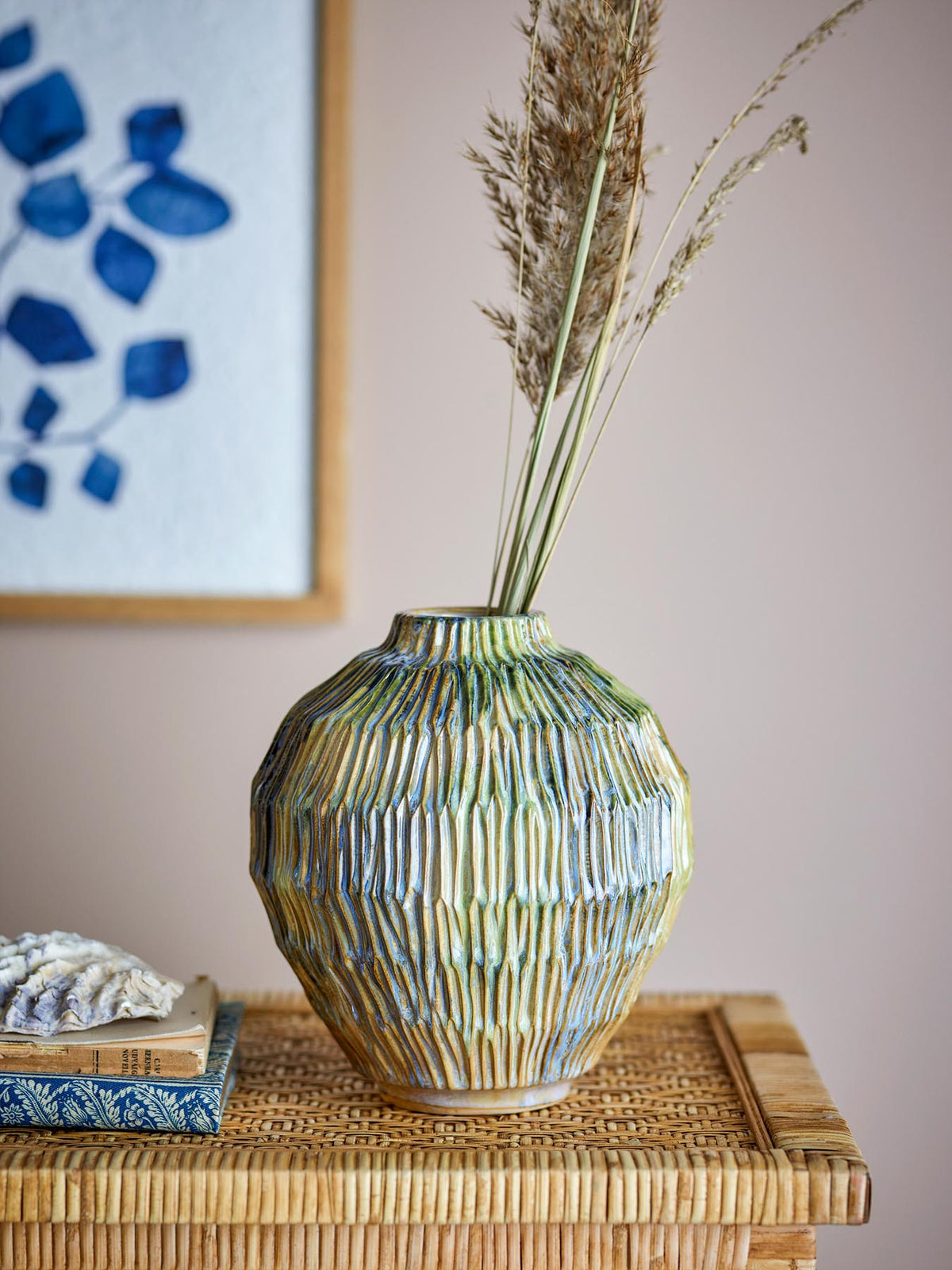 Tavern Vase, Braun, Steingut in Braun präsentiert im Onlineshop von KAQTU Design AG. Vase ist von Creative Collection
