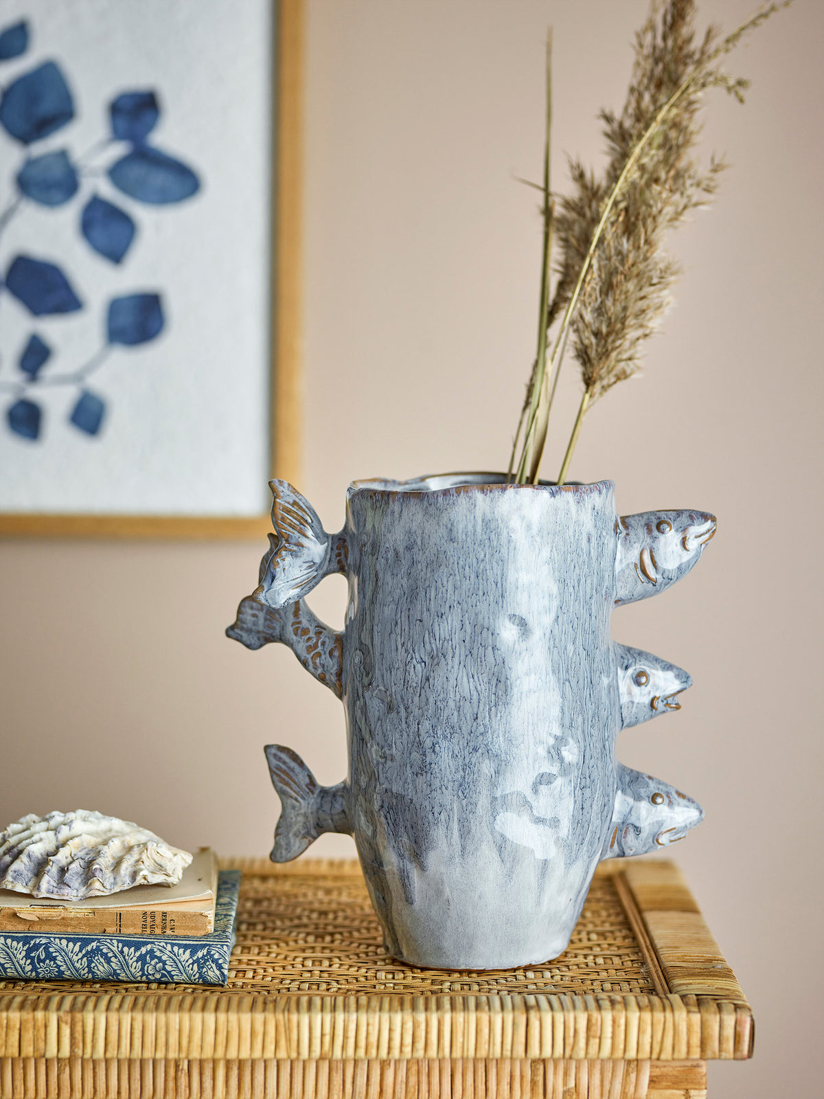 Tace Vase, Blau, Steingut in Blau präsentiert im Onlineshop von KAQTU Design AG. Vase ist von Creative Collection