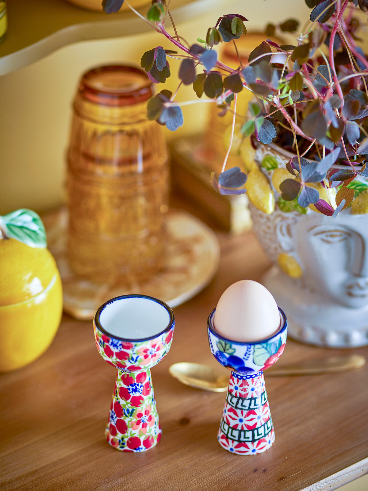 Florist Eierbecher, Rot, Steingut in Rot präsentiert im Onlineshop von KAQTU Design AG. Eierbecher ist von Creative Collection