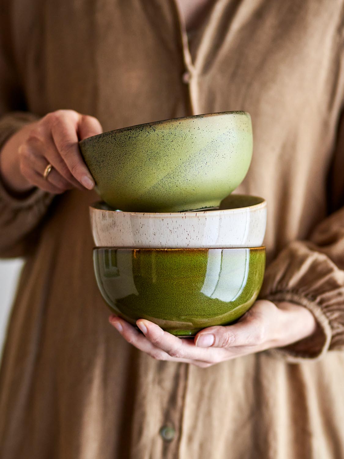 Addison Schale, Grün, Steingut in Green präsentiert im Onlineshop von KAQTU Design AG. Schale ist von Bloomingville