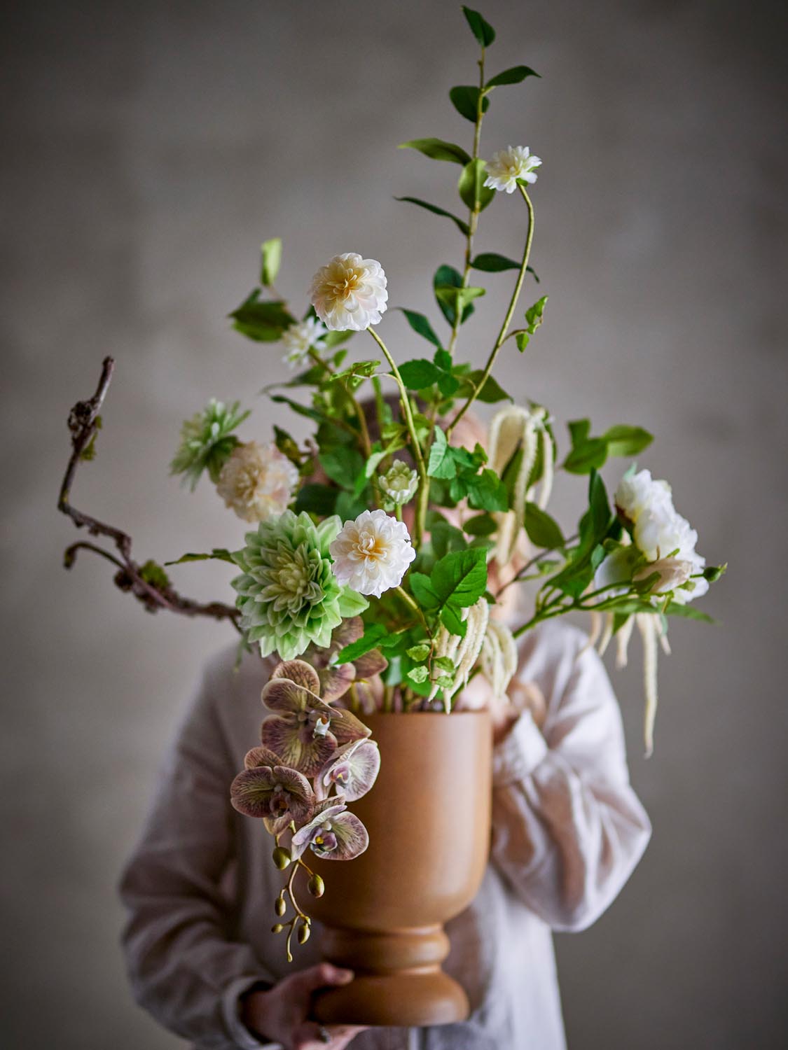 Rise Blumenstrauß, Weiß, Künstliche Blumen in White präsentiert im Onlineshop von KAQTU Design AG. Kunstpflanze ist von Bloomingville