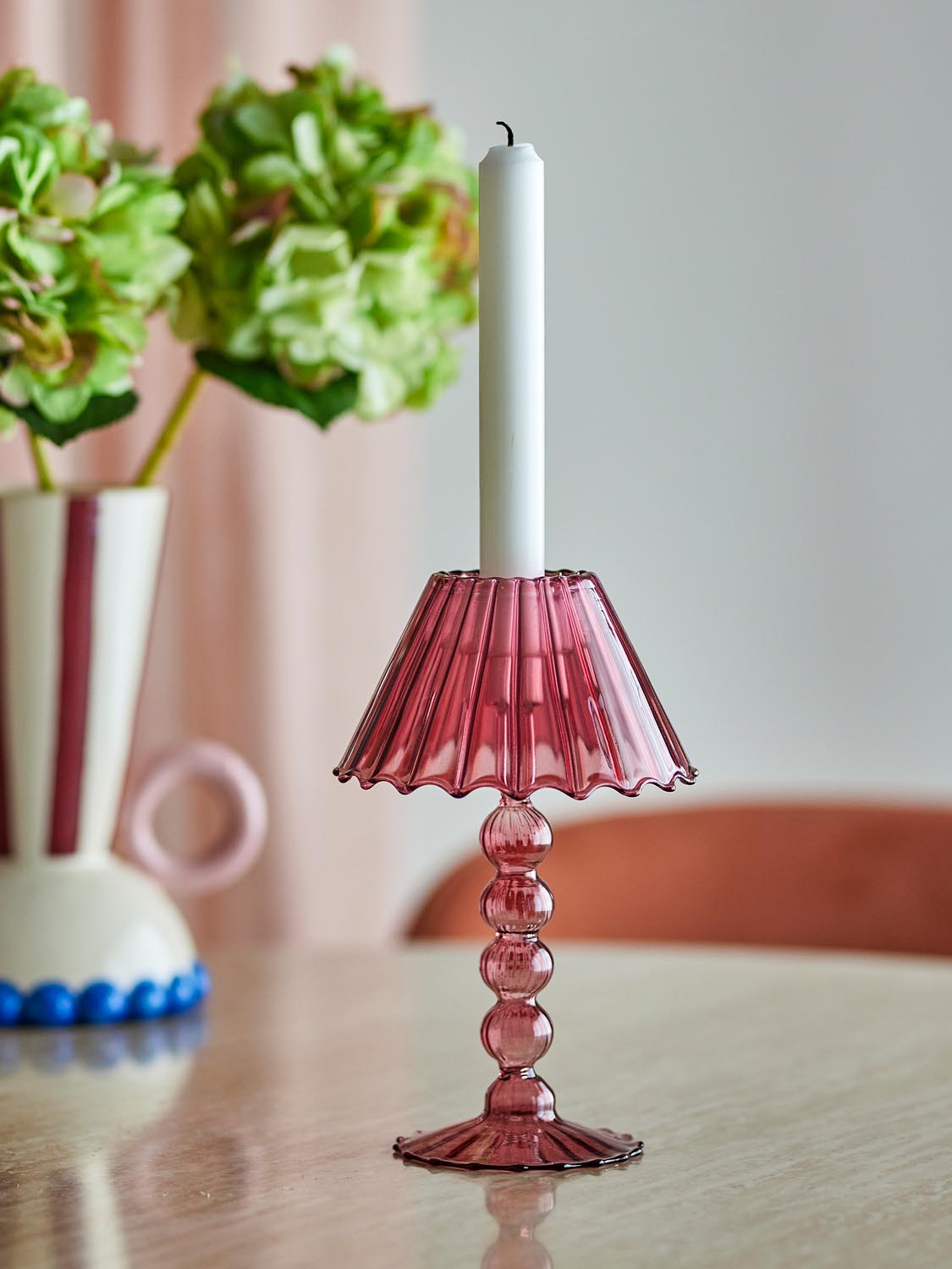 Cisco Teelichthalter, Rot, Glas in Red präsentiert im Onlineshop von KAQTU Design AG. Kerzenständer ist von Bloomingville