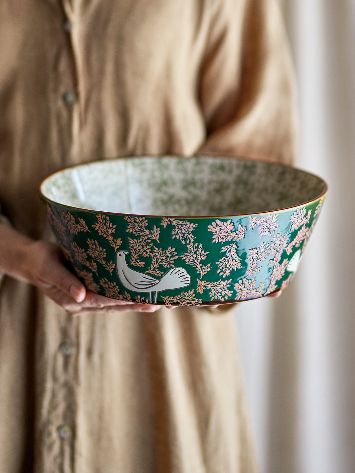 Hezha Schale, Grün, Steingut in Green präsentiert im Onlineshop von KAQTU Design AG. Schale ist von Bloomingville