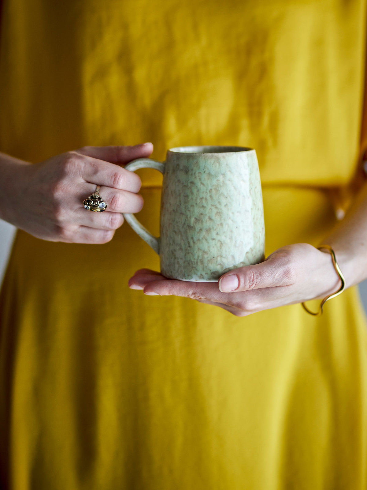 Winnie Becher, Bunt, Steingut in Multi präsentiert im Onlineshop von KAQTU Design AG. Tasse ist von Creative Collection