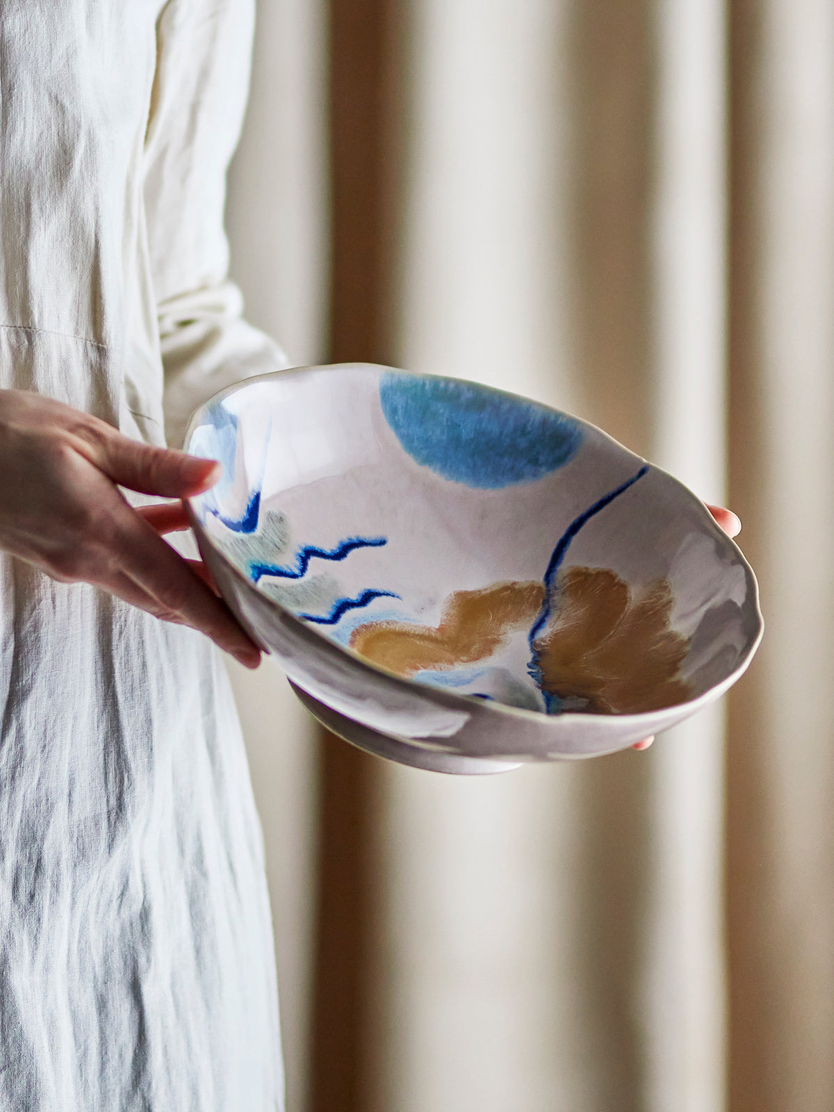 Imogen Schale, Bunt, Steingut in Multi präsentiert im Onlineshop von KAQTU Design AG. Schale ist von Bloomingville