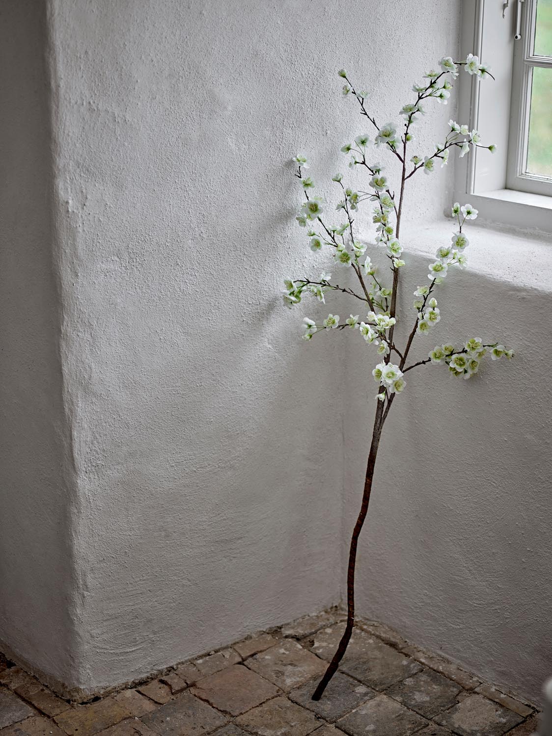 Apple Zweig, Weiß, Künstliche Blumen in White präsentiert im Onlineshop von KAQTU Design AG. Kunstpflanze ist von Bloomingville