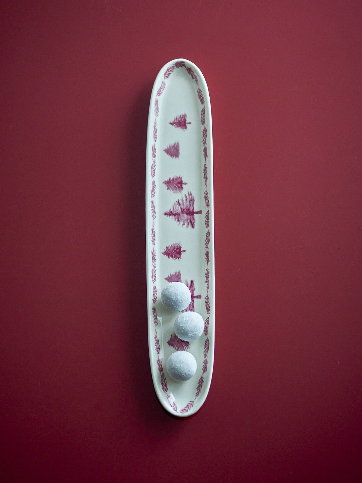 Wonderland Servierplatte, Rose, Steingut in Rose präsentiert im Onlineshop von KAQTU Design AG. Käsezubehör ist von Bloomingville
