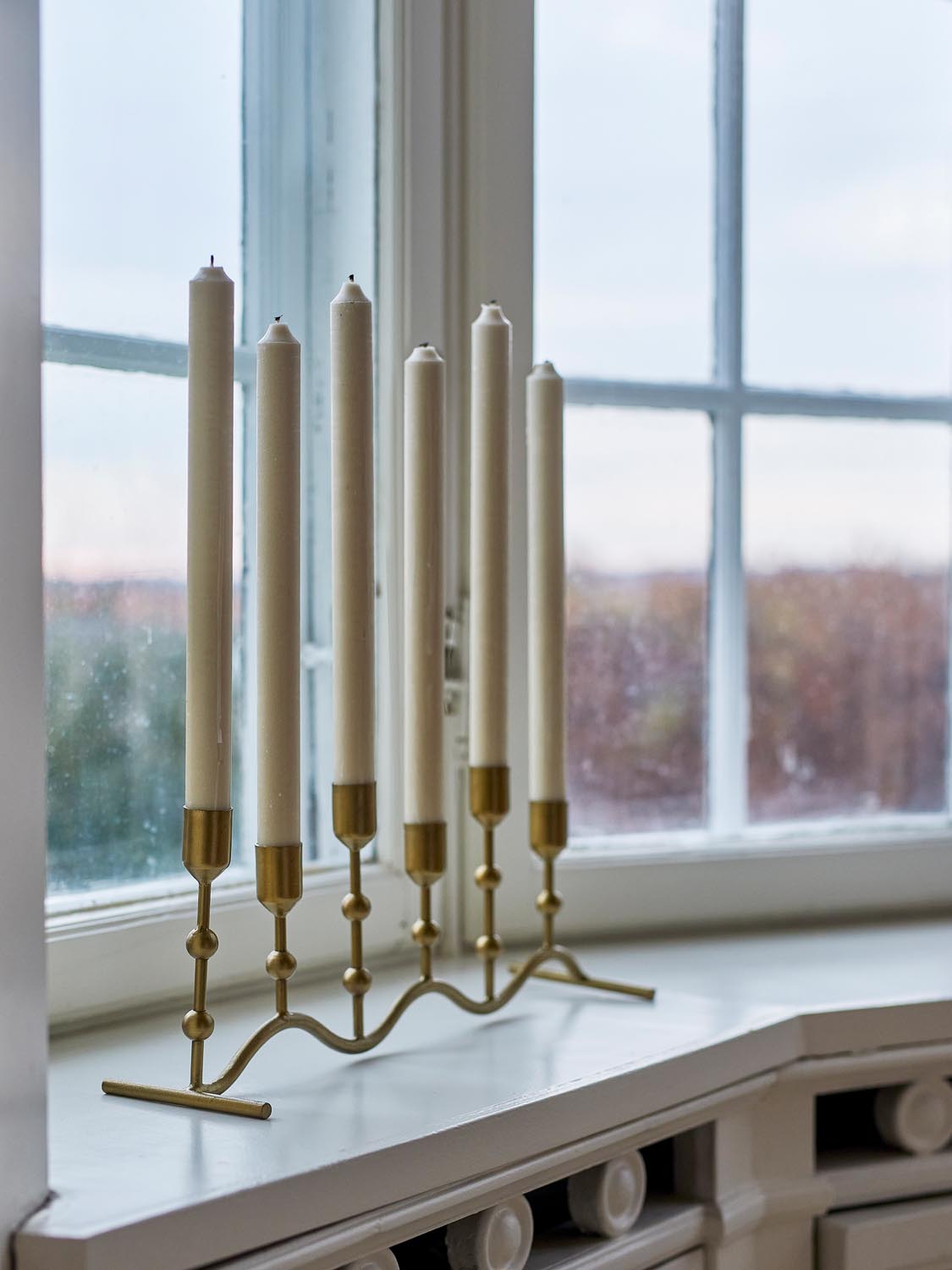 Kiri Kerzenhalter, Brass, Metall in Brass präsentiert im Onlineshop von KAQTU Design AG. Kerzenständer ist von Bloomingville