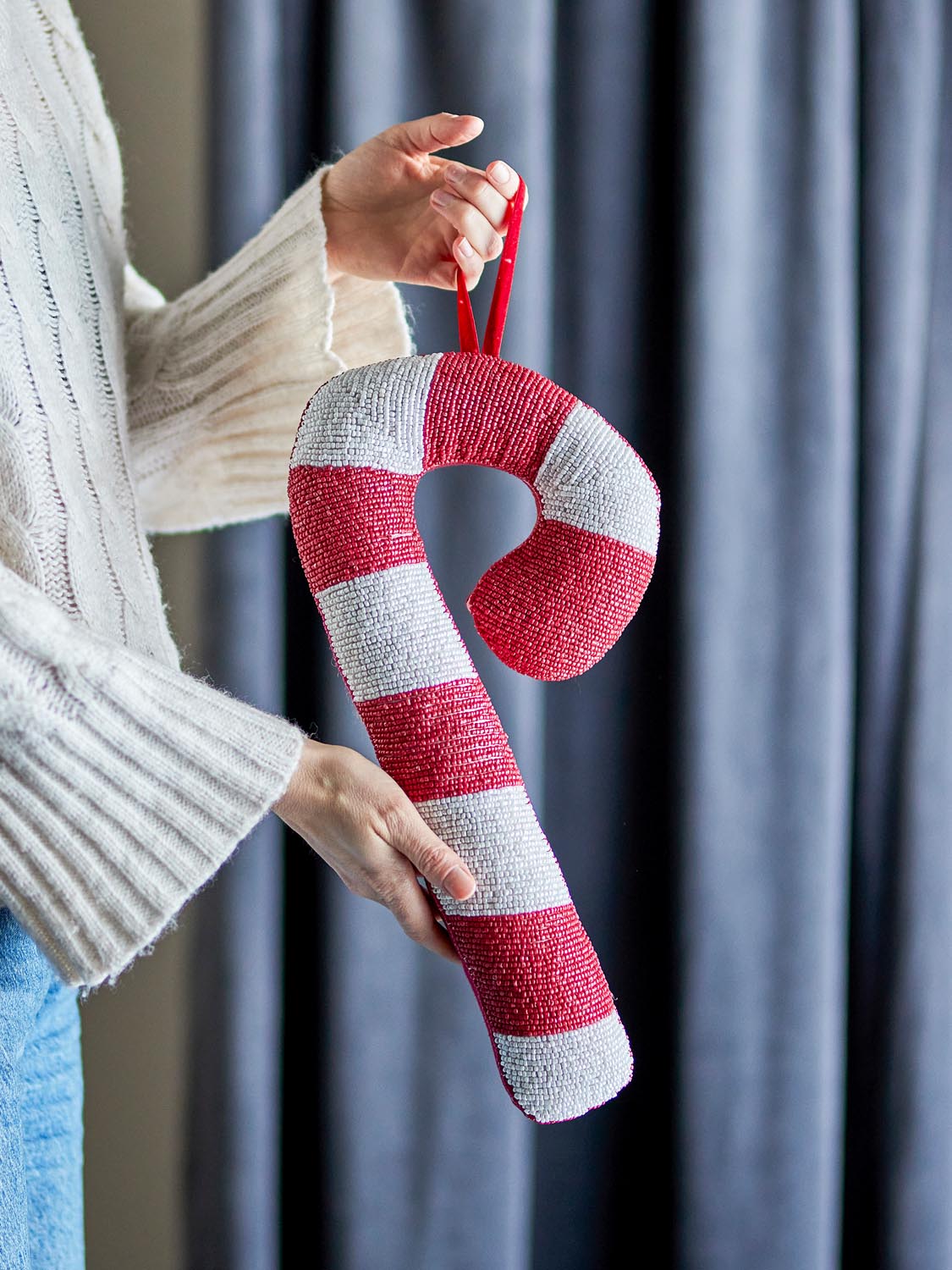 Kunai Ornament, Rot, Polyester in Red präsentiert im Onlineshop von KAQTU Design AG. Ornament ist von Bloomingville