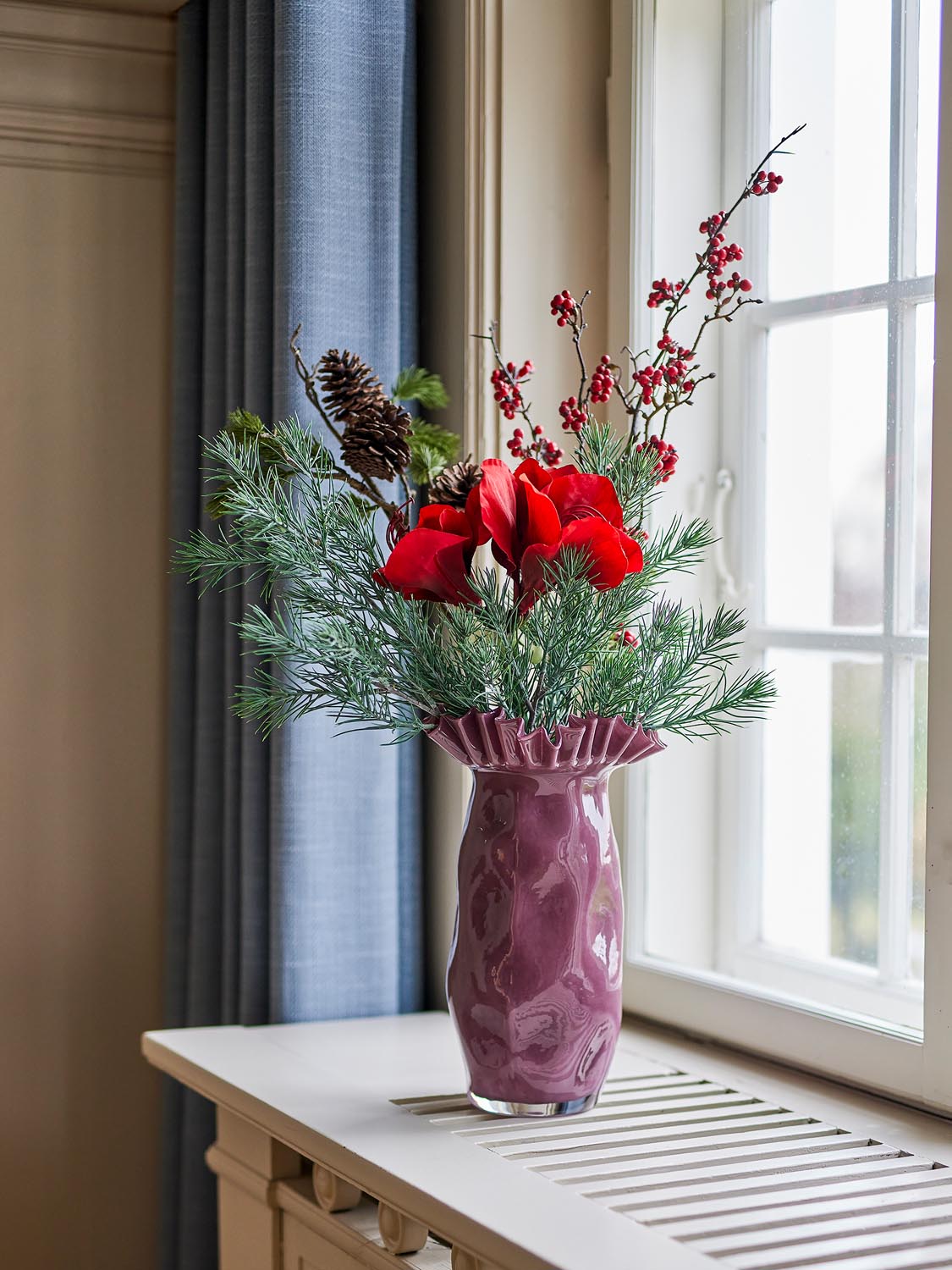 Sima Vase, Violett, Glas in Purple präsentiert im Onlineshop von KAQTU Design AG. Vase ist von Bloomingville