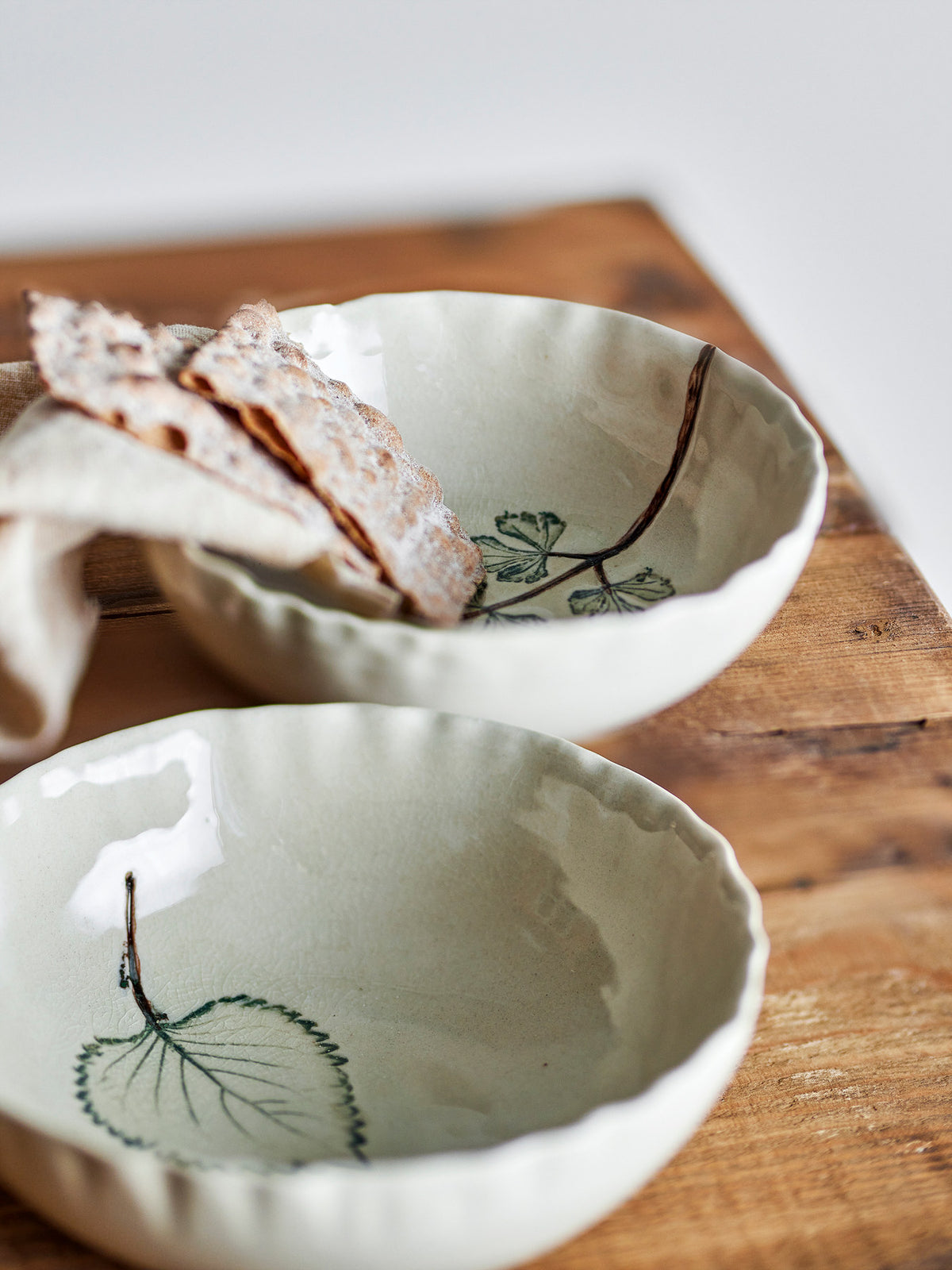 Aubrin Schale, Natur, Steingut in Nature präsentiert im Onlineshop von KAQTU Design AG. Schale ist von Creative Collection