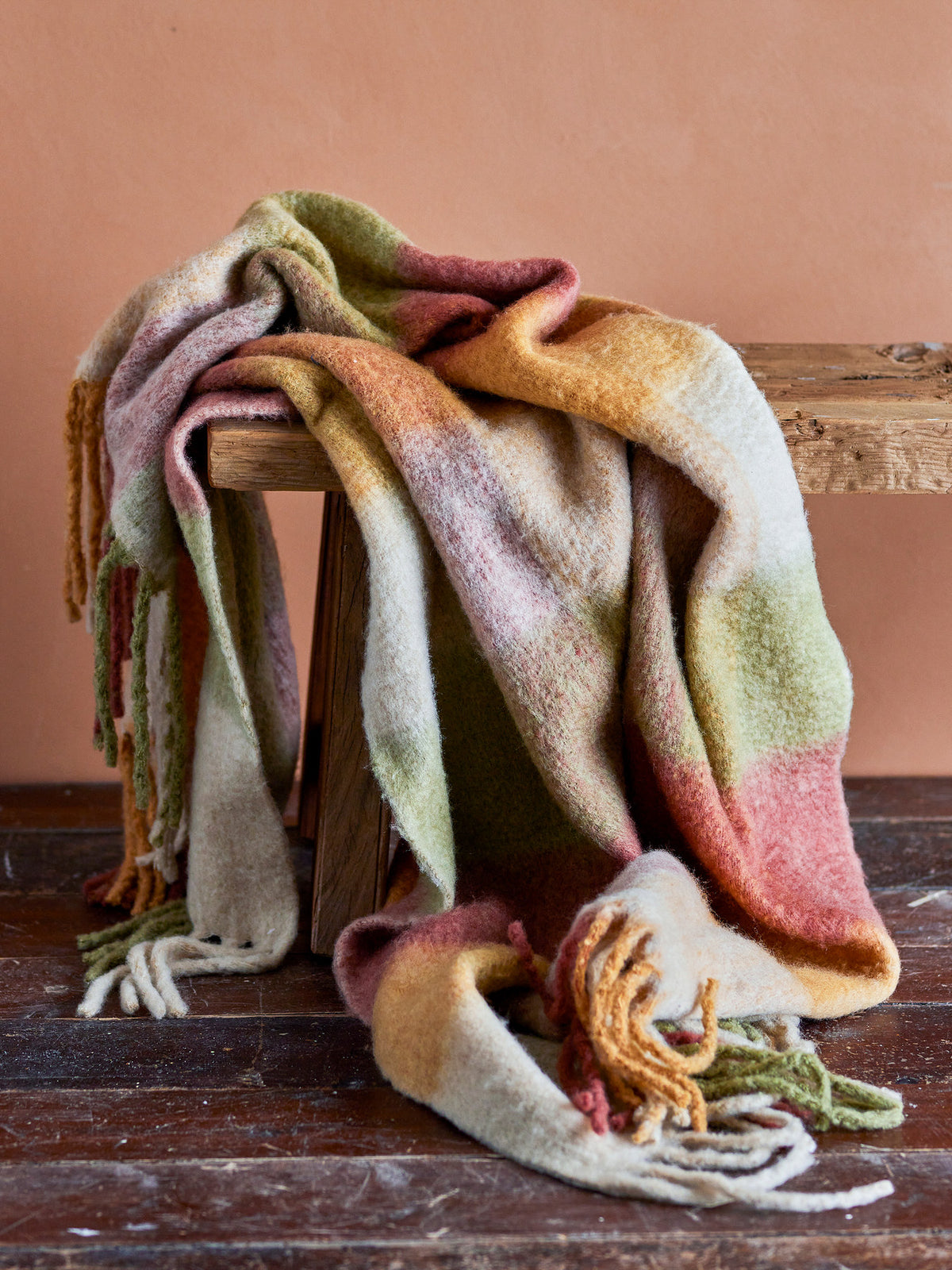Hamisha Decke, Bunt, Polyester OEKO-TEX® in Multi präsentiert im Onlineshop von KAQTU Design AG. Wolldecke ist von Creative Collection