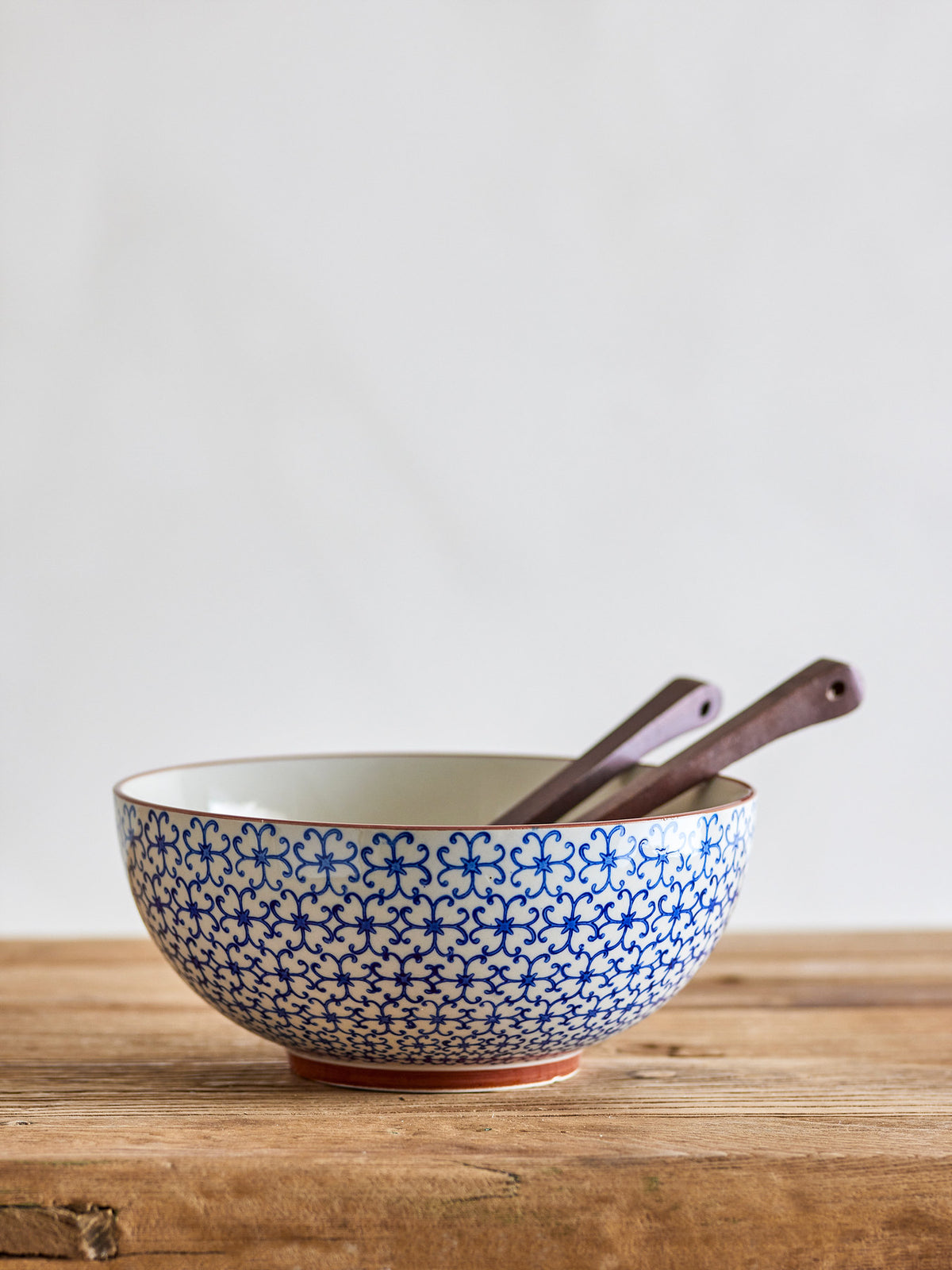 Karine Schale, Blau, Steingut in Blue präsentiert im Onlineshop von KAQTU Design AG. Schale ist von Bloomingville