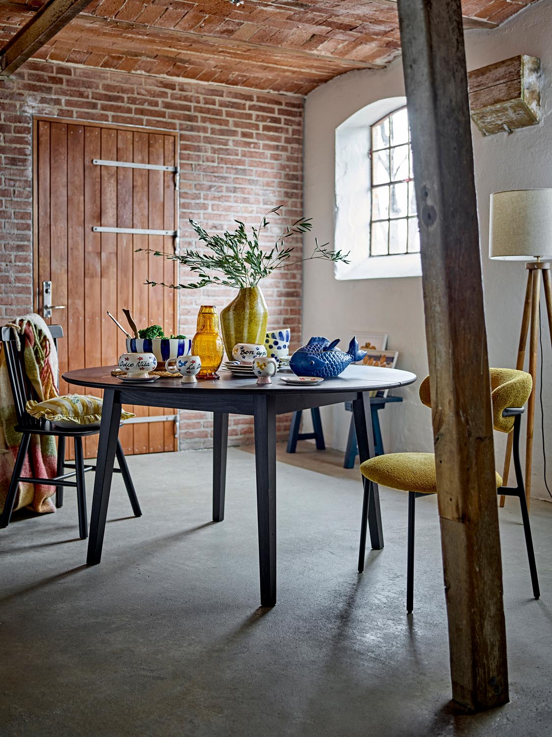 Abella Vase, Gelb, Steingut in Yellow präsentiert im Onlineshop von KAQTU Design AG. Vase ist von Creative Collection