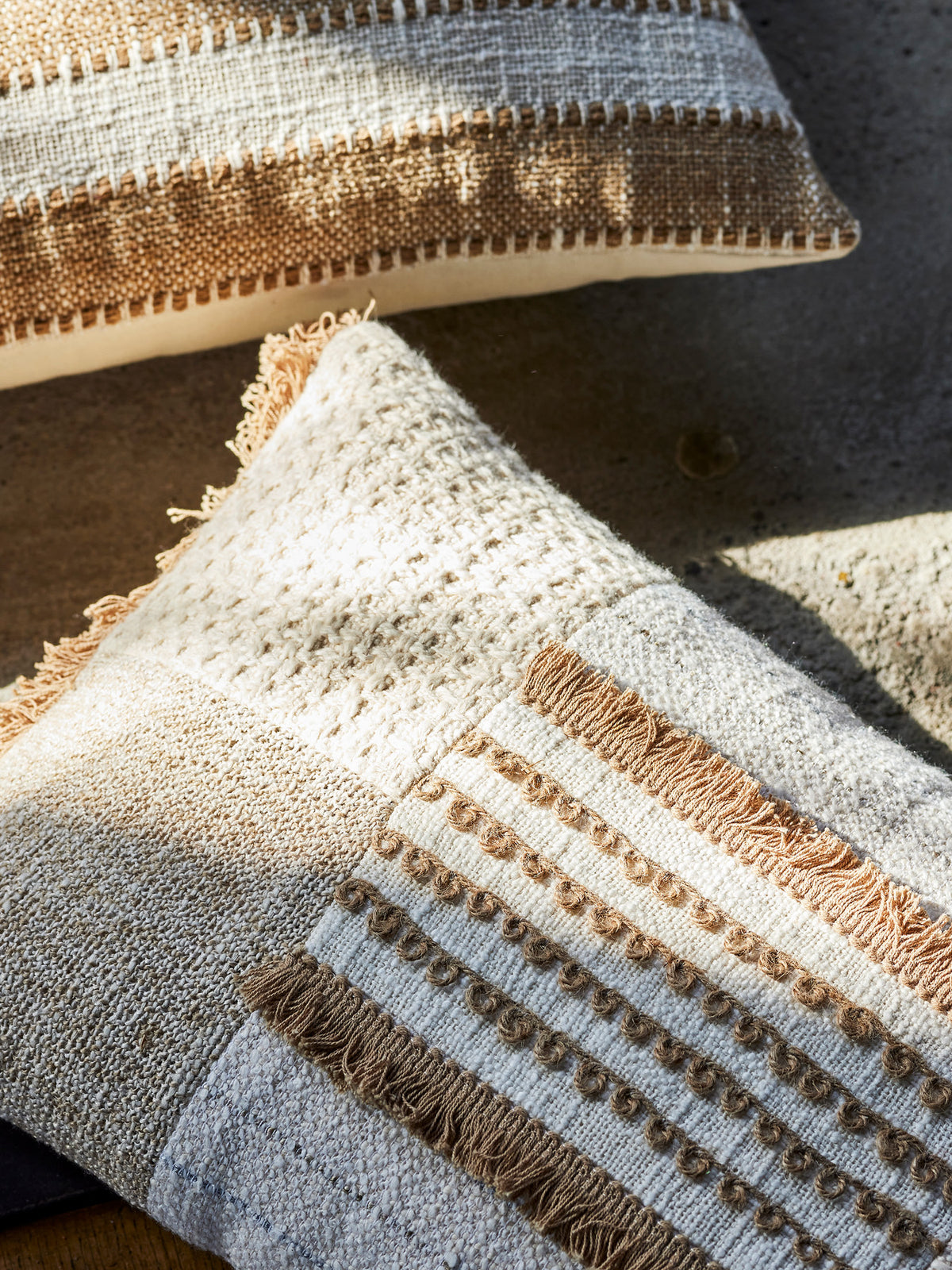 Cinta Kissen, Natur, Baumwolle OEKO-TEX® in Nature präsentiert im Onlineshop von KAQTU Design AG. Deko Kissenbezug ist von Bloomingville