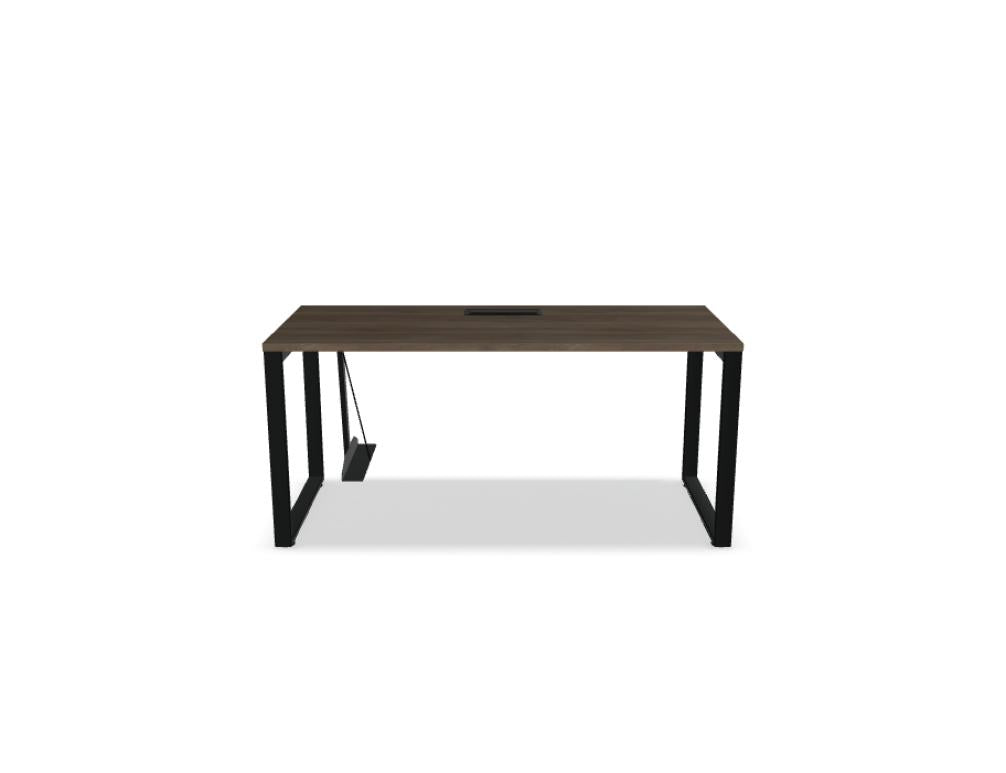 Ogi Q BOQ26 - Schreibtisch in Honigeiche präsentiert im Onlineshop von KAQTU Design AG. Schreibtisch ist von Mdd