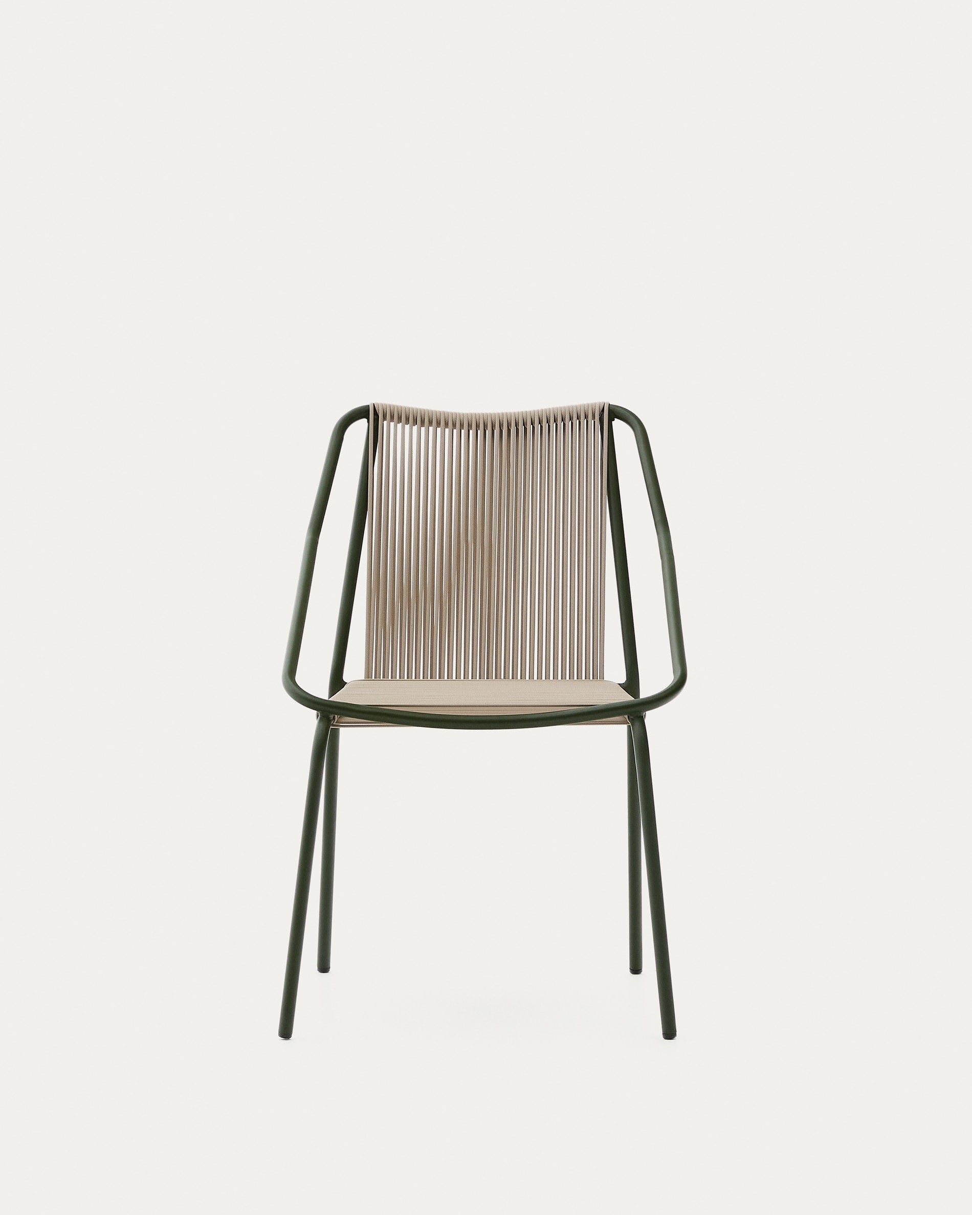 Eleganter Outdoor-Stuhl Zivia mit écrufarbenem Seil und grünem Stahlrahmen, perfekt für moderne Terrassen und Gärten.