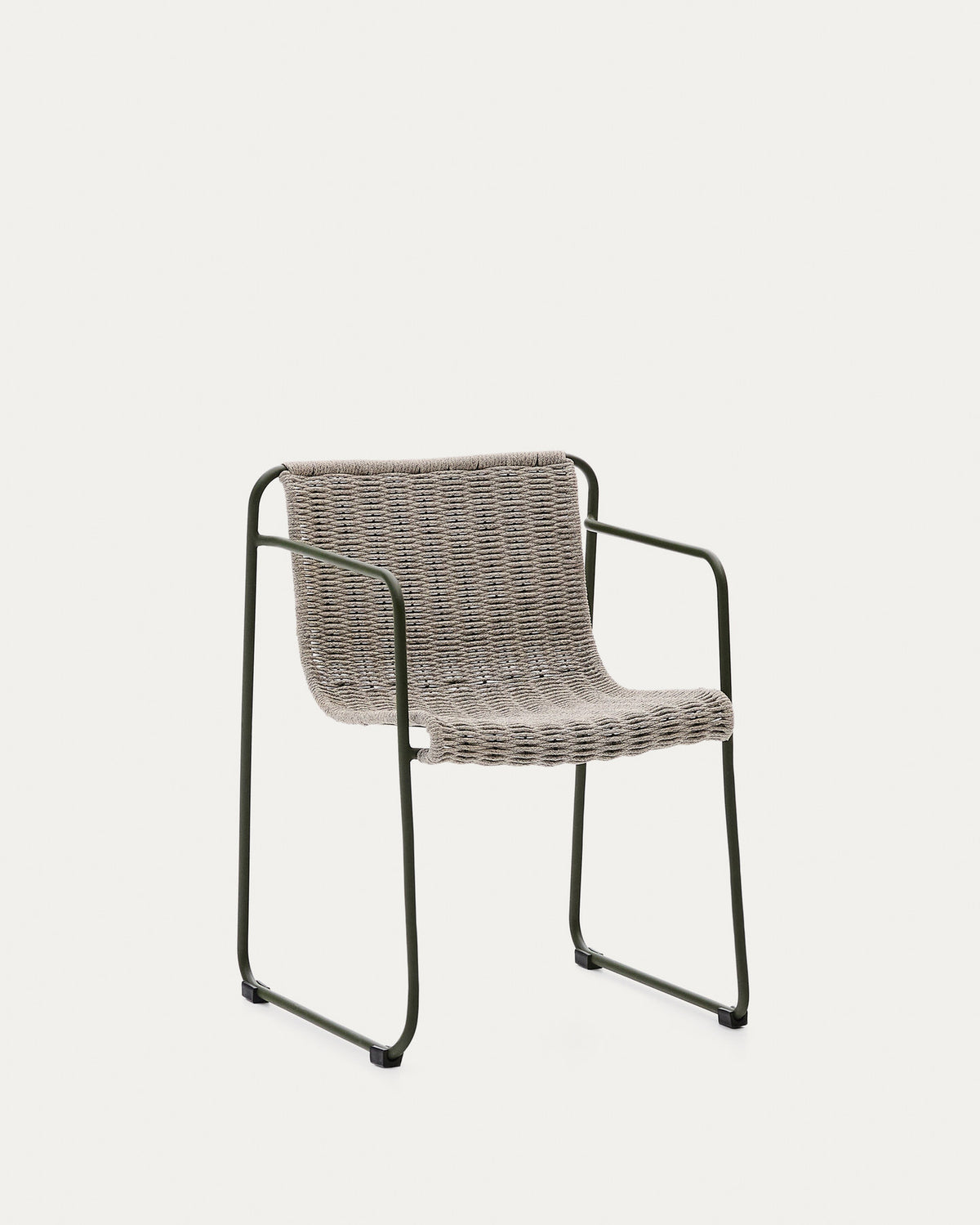 Stapelbarer Stuhl Maurina aus verzinktem Stahl in Grün und Seil in Ecru und Grau in Dunkelgrün, Hellgrau präsentiert im Onlineshop von KAQTU Design AG. Gartenstuhl mit Armlehnen ist von Kave Home