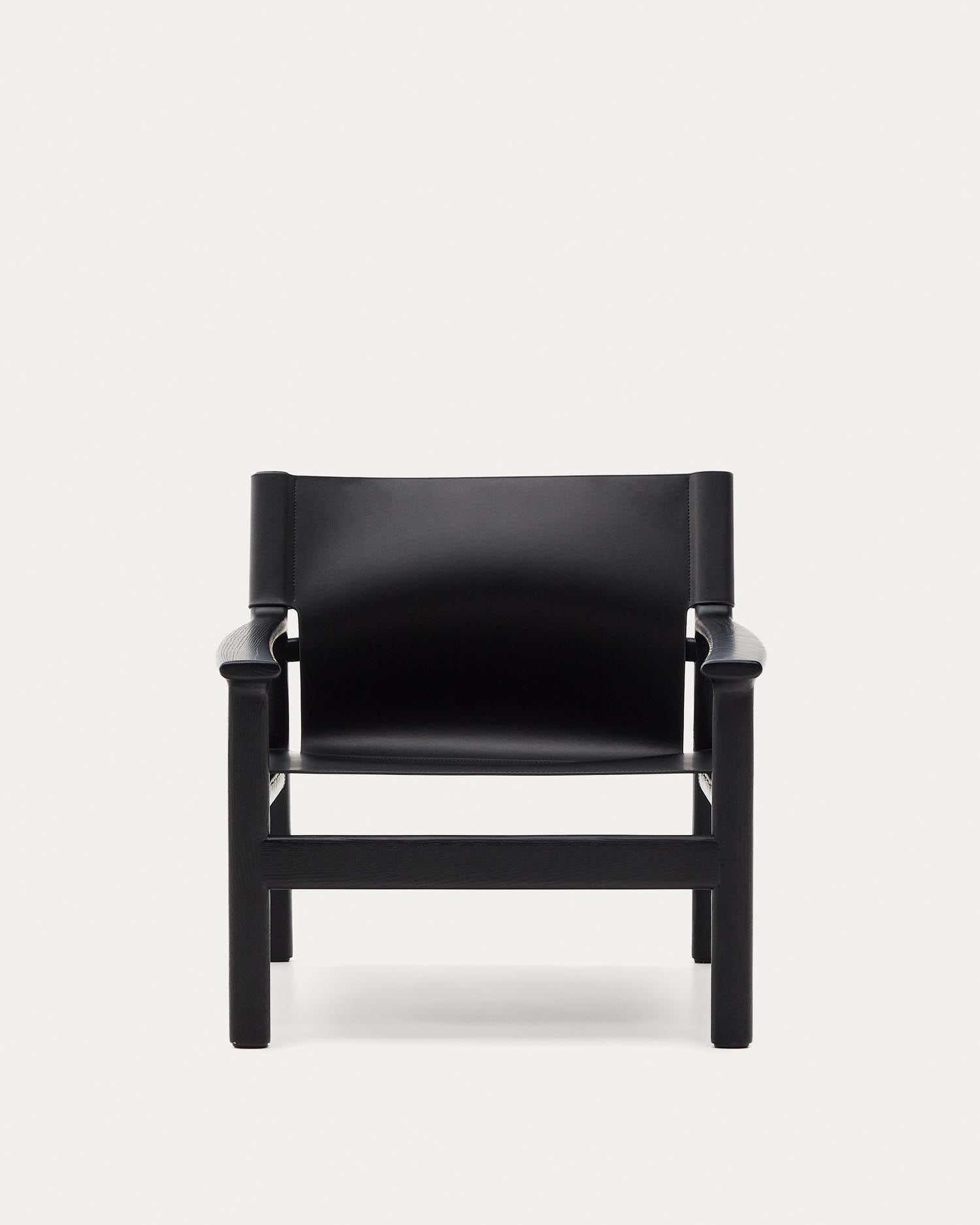 Erleben Sie den Sessel Jan von Kave Home: Nachhaltig aus recyceltem Leder und FSC-zertifiziertem Eschenholz, vereint er Stil und Komfort in jedem Raum.