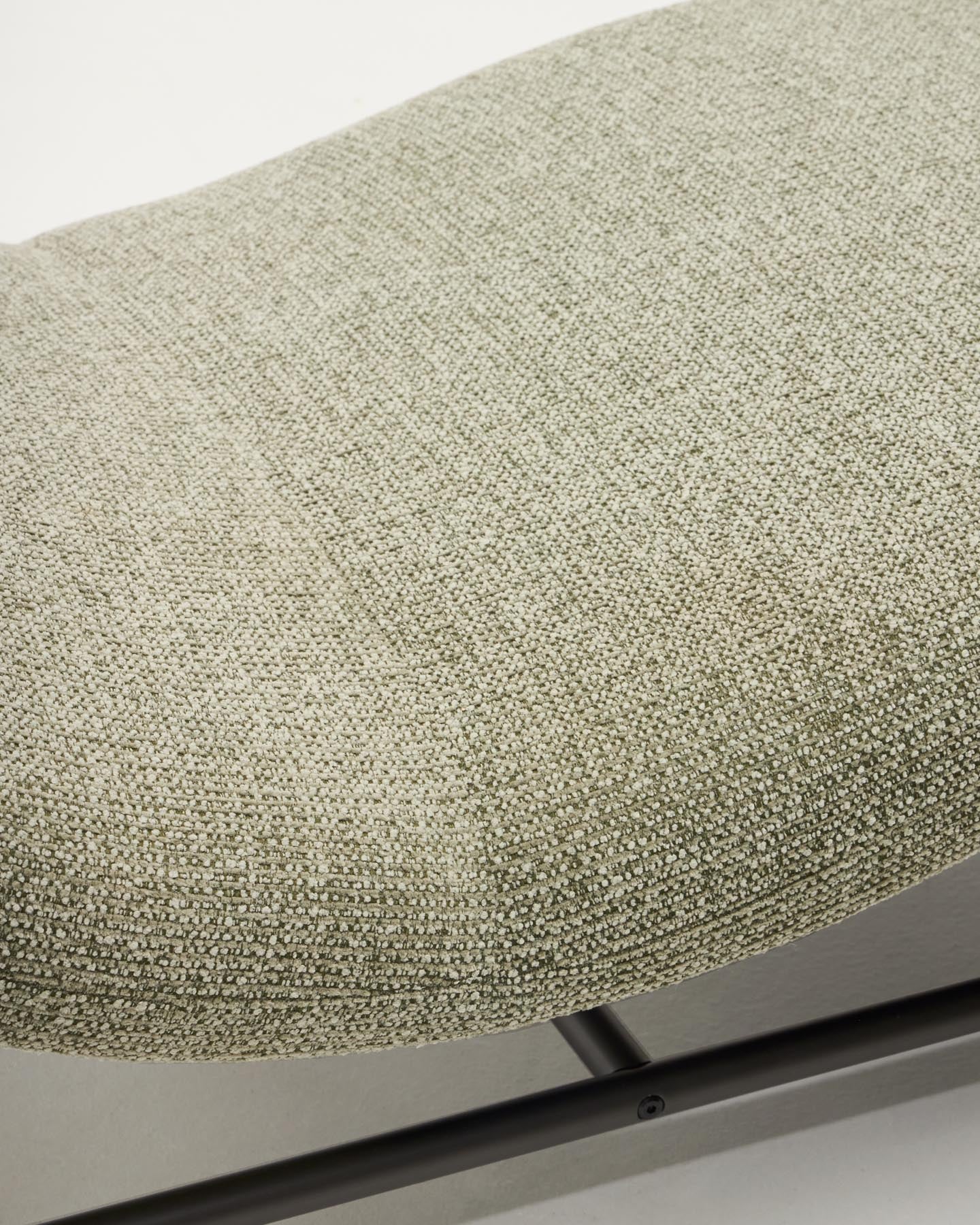 Divan Osla aus grüner Chenille mit Beinen aus gebürstetem Edelstahl in Graphit 174 cm in Hellgrün präsentiert im Onlineshop von KAQTU Design AG. Tagesbett ist von Kave Home