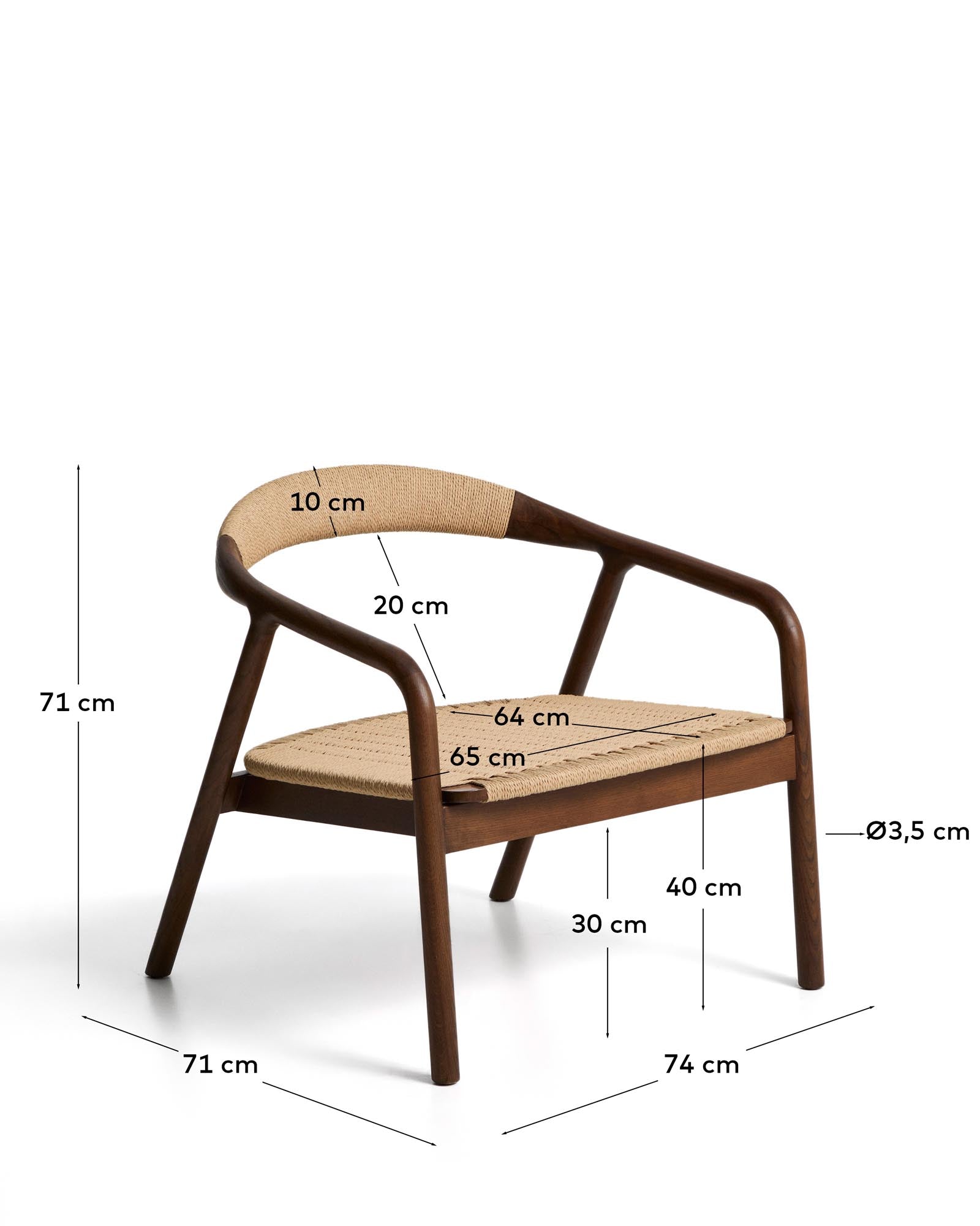 Moderner Sessel Derile aus robustem Eichenholz mit edlem Nussbaum-Finish und beigem Papierseil, perfekt für gemütliche Sitzgelegenheiten.