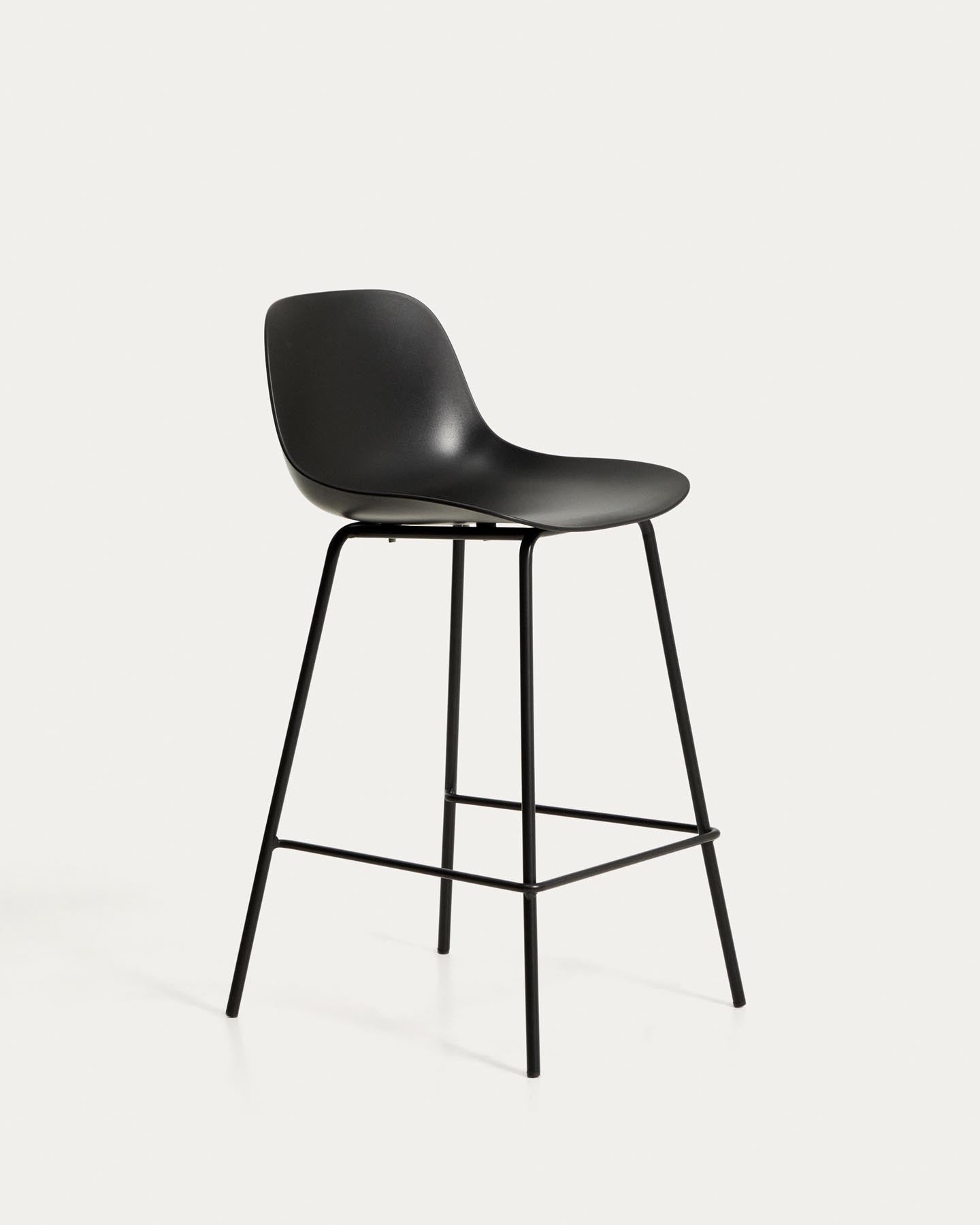 Schwarzer Hocker Altea mit Stahlbeinen mit schwarzem Finish, 65 cm in Schwarz präsentiert im Onlineshop von KAQTU Design AG. Barhocker ist von Kave Home