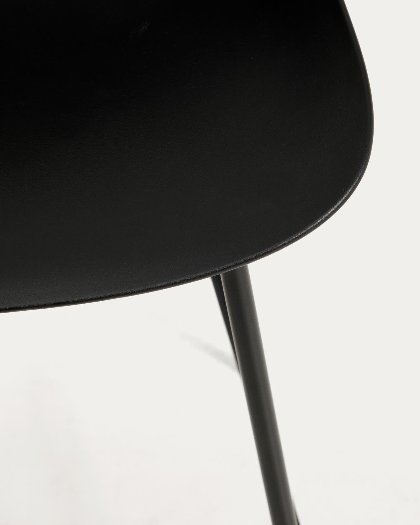 Schwarzer Hocker Altea mit Stahlbeinen mit schwarzem Finish, 65 cm in Schwarz präsentiert im Onlineshop von KAQTU Design AG. Barhocker ist von Kave Home