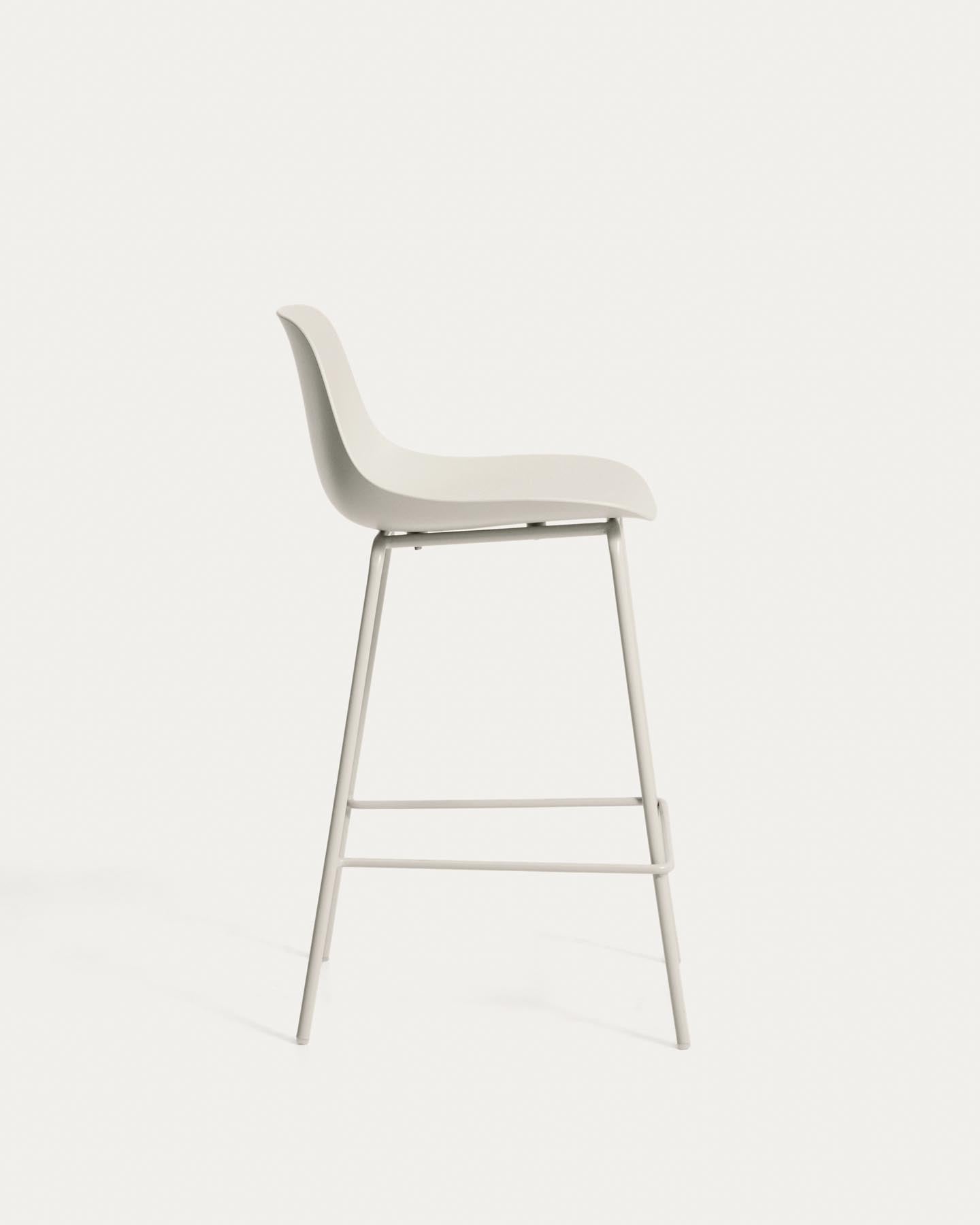 Beiger Hocker Altea mit Stahlbeinen mit beigem Finish, 65 cm in Beige präsentiert im Onlineshop von KAQTU Design AG. Barhocker ist von Kave Home