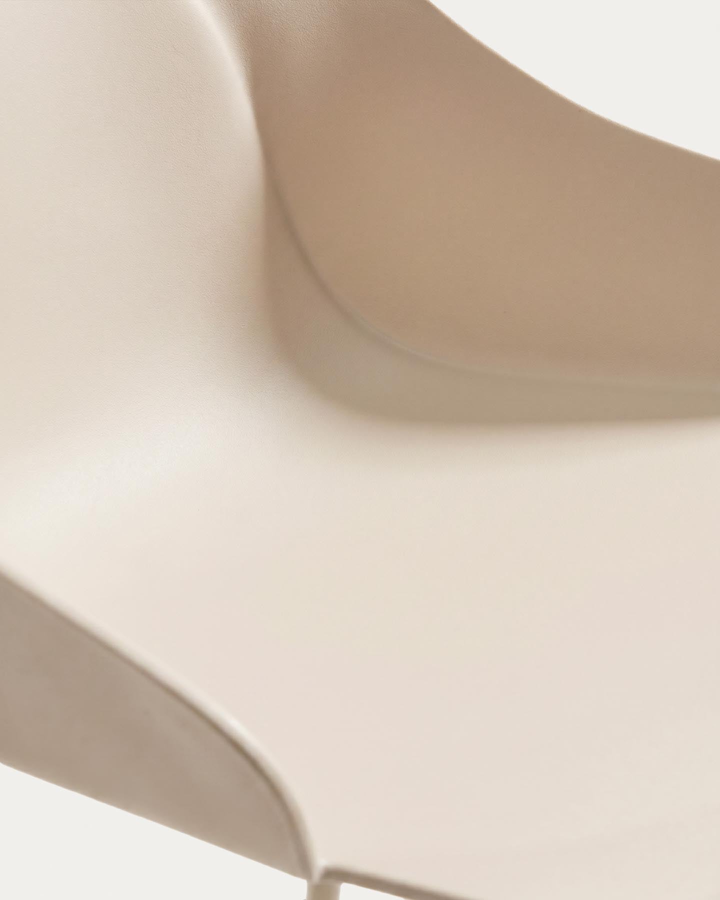 Hocker Sanile mit Stahlbeinen mit beigem Finish, 74 cm in Beige präsentiert im Onlineshop von KAQTU Design AG. Barhocker ist von Kave Home