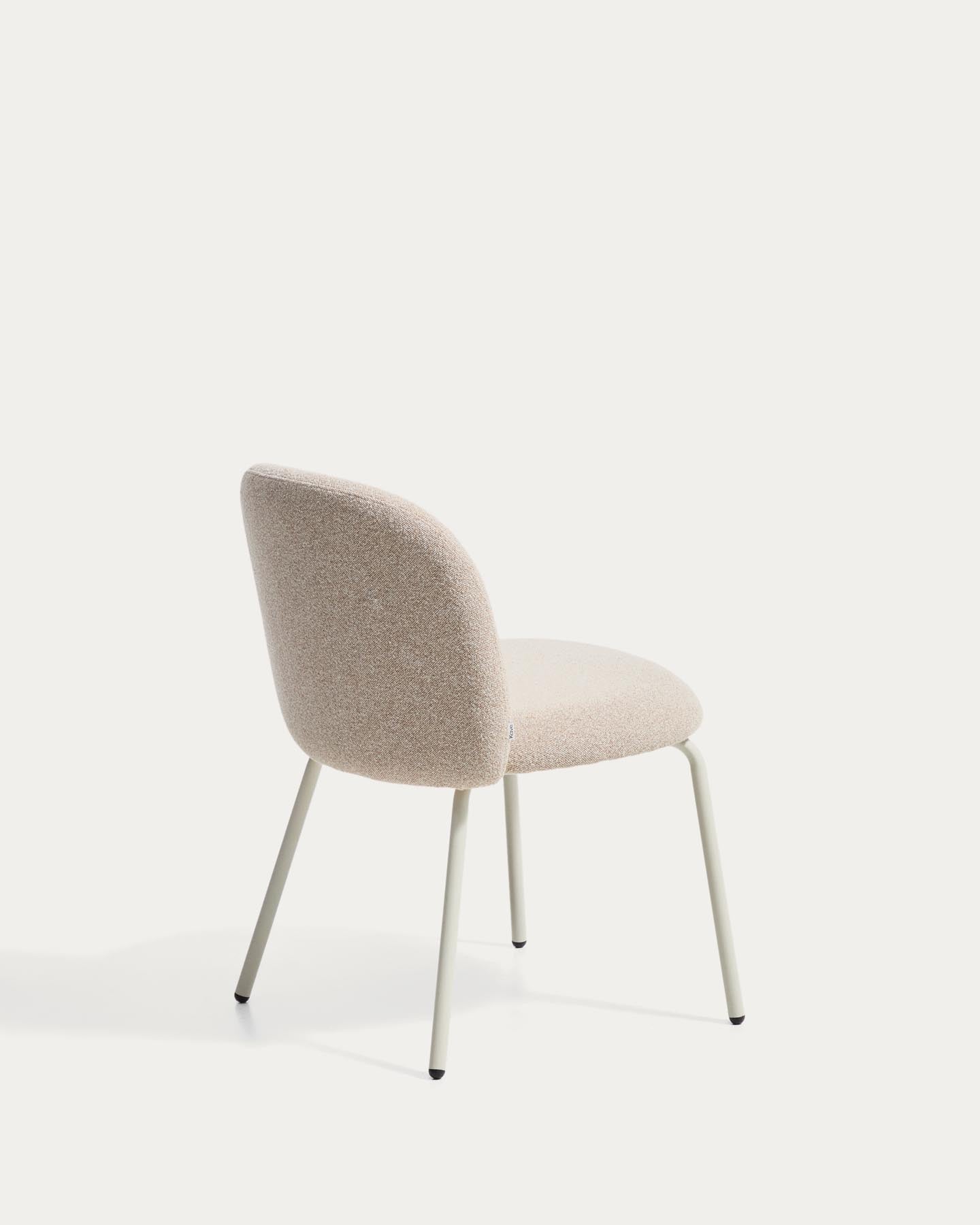 Stuhl Arino mit beiger Chenille und beigen Metallbeinen FSC 100% in Beige präsentiert im Onlineshop von KAQTU Design AG. Stuhl ist von Kave Home