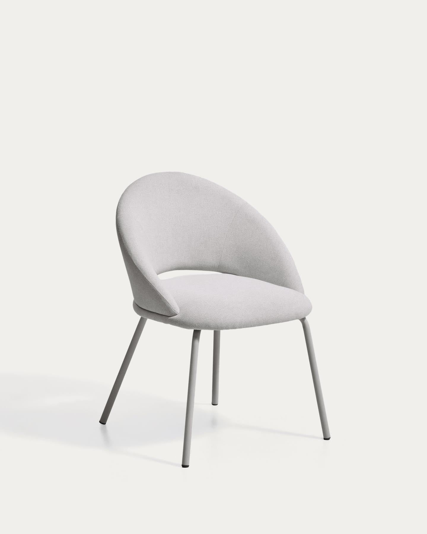 Stuhl Bonali mit grauer Chenille und Beinen aus grauem Metall, FSC Mix Credit in Grau präsentiert im Onlineshop von KAQTU Design AG. Stuhl ist von Kave Home