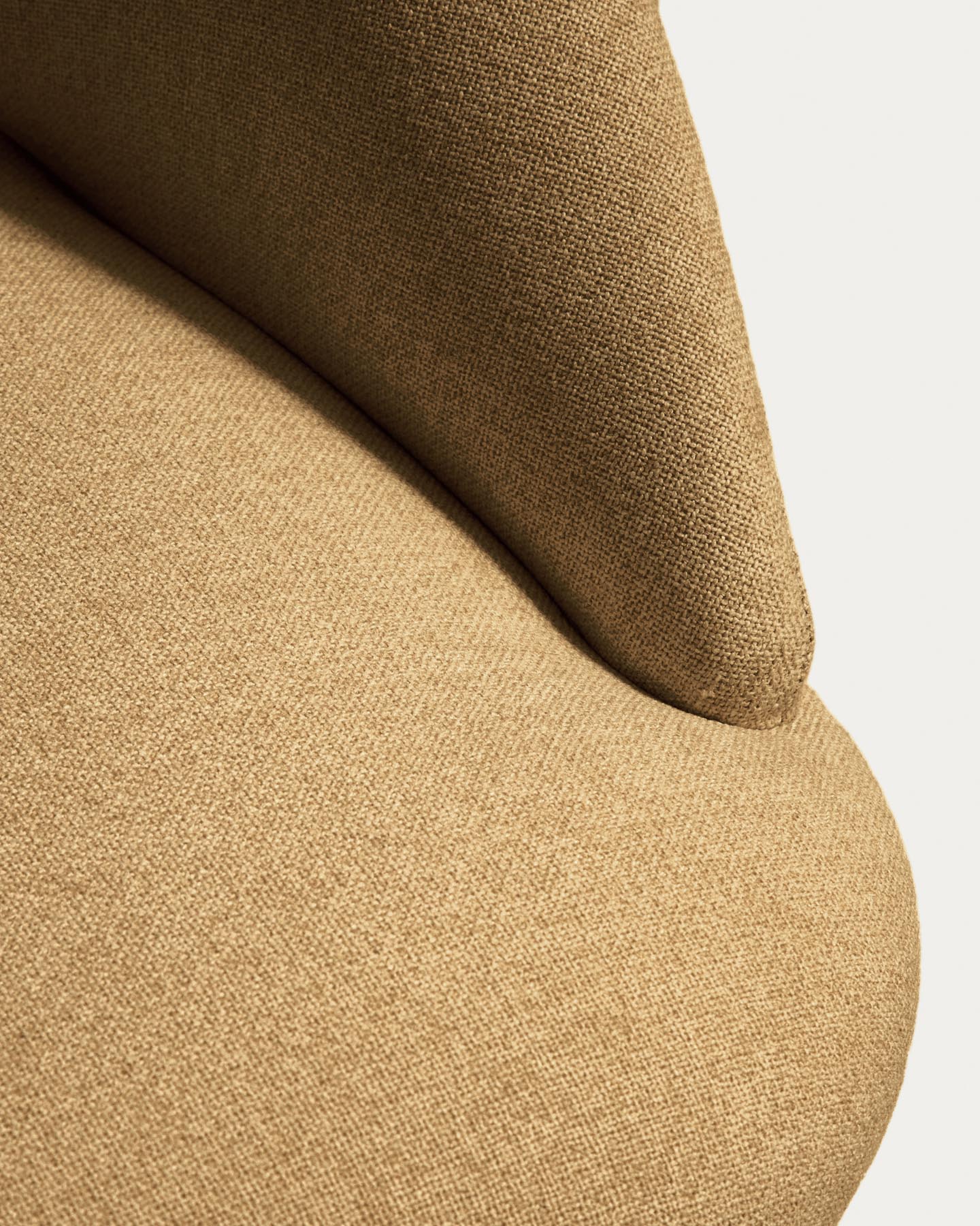 Hocker Bonali mit senfgelber Chenille und Beinen aus senfgelbem Metall, FSC Mix Credit, 65 cm in Senfgelb präsentiert im Onlineshop von KAQTU Design AG. Barhocker ist von Kave Home