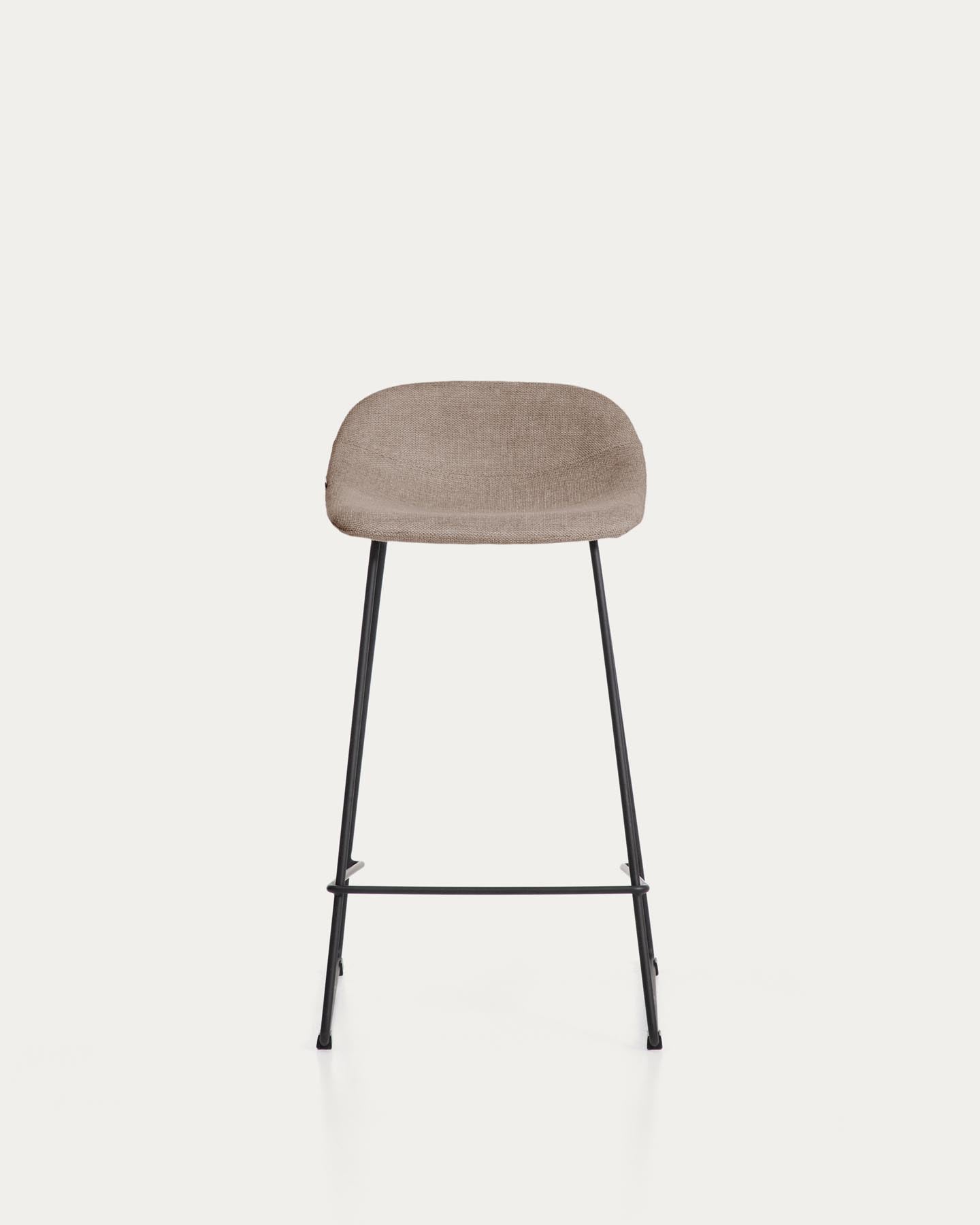 Hocker Zahara mit brauner Chenille und Stahlbeinen mit schwarzem Finish, 76 cm, FSC 100 % in Braun präsentiert im Onlineshop von KAQTU Design AG. Barhocker ist von Kave Home