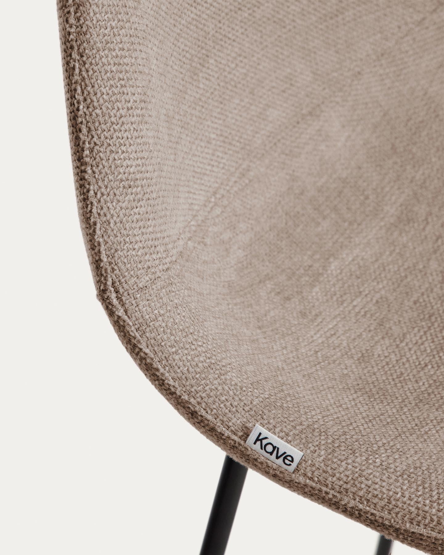 Hocker Zahara mit brauner Chenille und Stahlbeinen mit schwarzem Finish, 65 cm, FSC 100 % in Braun präsentiert im Onlineshop von KAQTU Design AG. Barhocker ist von Kave Home
