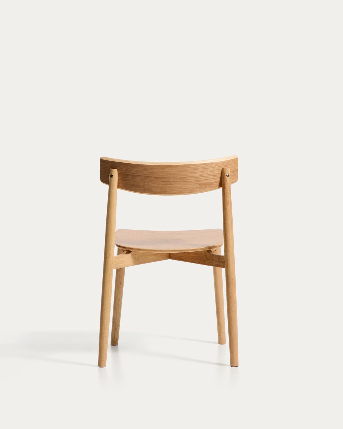 Stuhl Evera aus Eichenfurnier mit naturfarbenem Finish in Beige präsentiert im Onlineshop von KAQTU Design AG. Stuhl ist von Kave Home