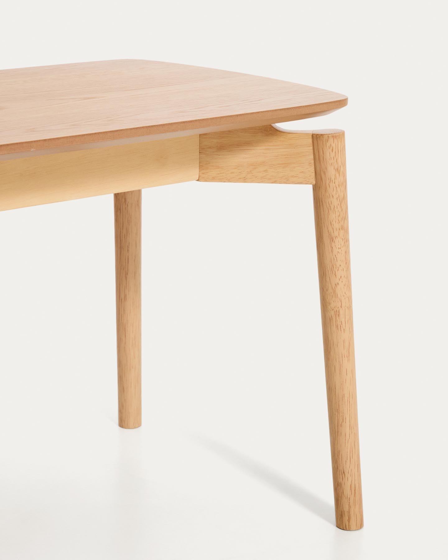 Bank Evera aus Eichenfurnier mit naturfarbenem Finish, 122 cm in Beige präsentiert im Onlineshop von KAQTU Design AG. Sitzbank ist von Kave Home