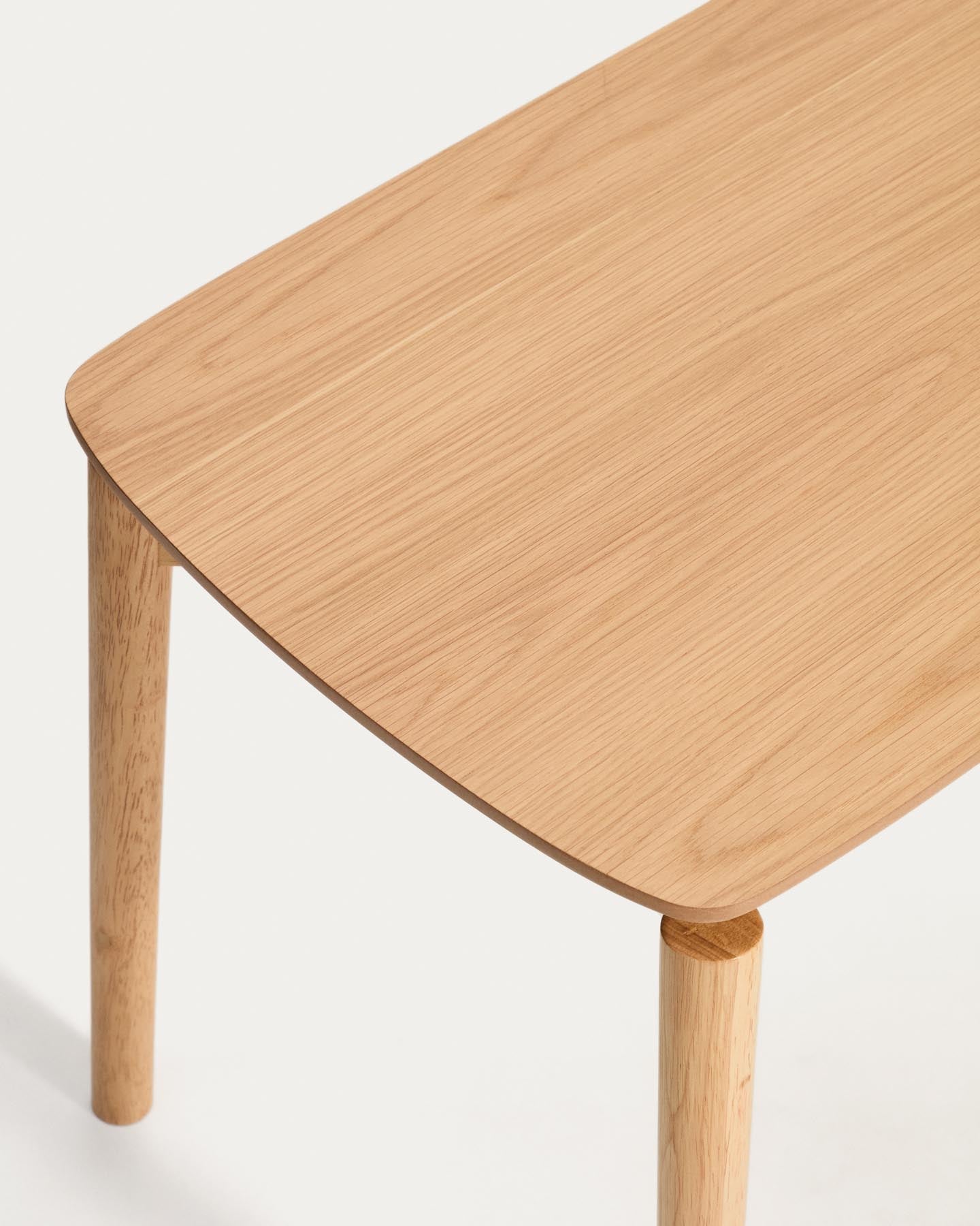 Bank Evera aus Eichenfurnier mit naturfarbenem Finish, 122 cm in Beige präsentiert im Onlineshop von KAQTU Design AG. Sitzbank ist von Kave Home