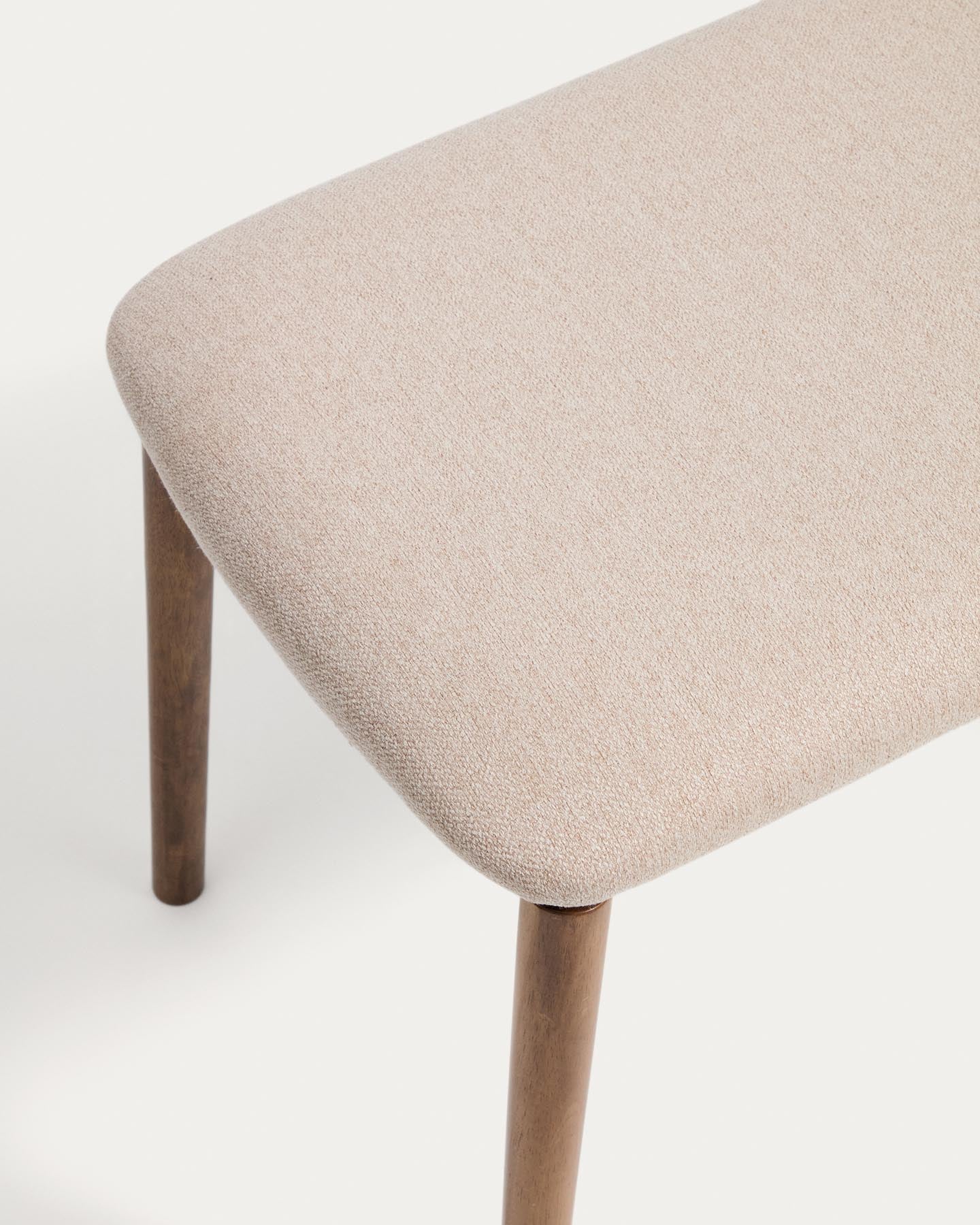Bank Evera aus Eichenfurnier mit Nussbaumfinish und brauner Chenille, 122 cm in Braun präsentiert im Onlineshop von KAQTU Design AG. Sitzbank ist von Kave Home